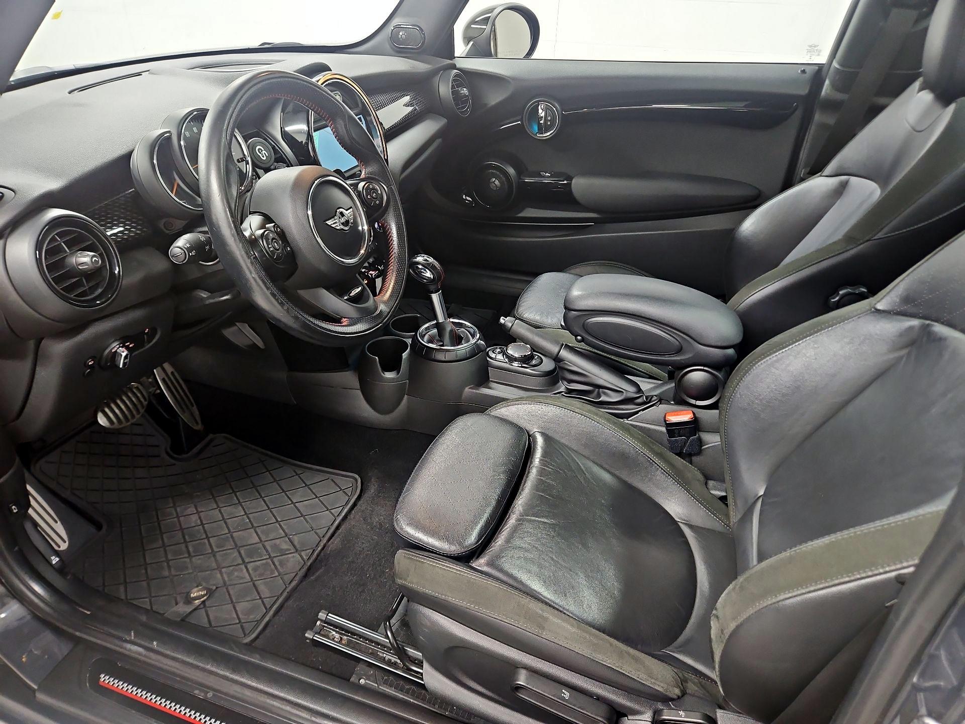 Thumbnail: 2017 MINI Cooper Hardtop - 11