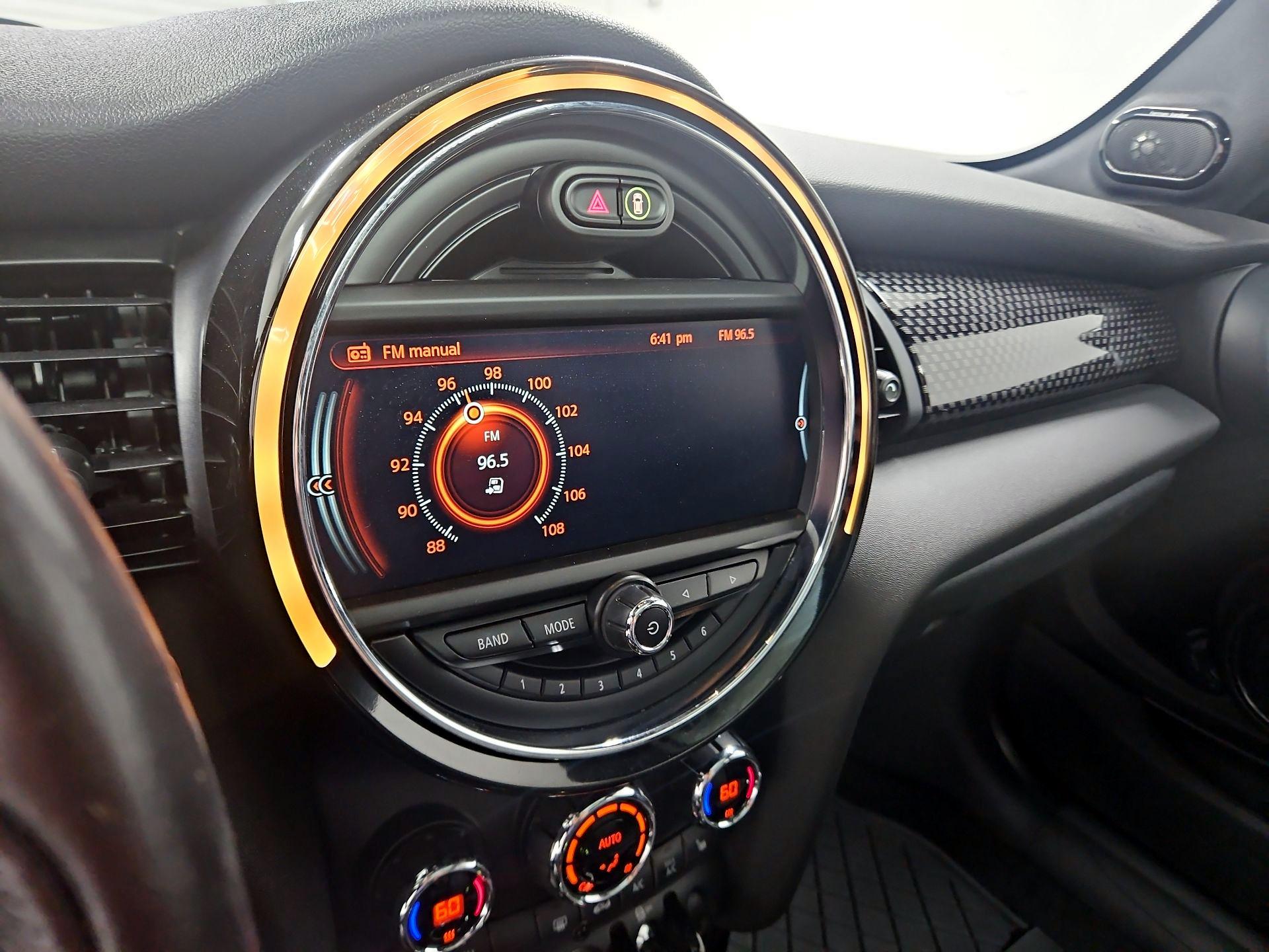 Thumbnail: 2017 MINI Cooper Hardtop - 16