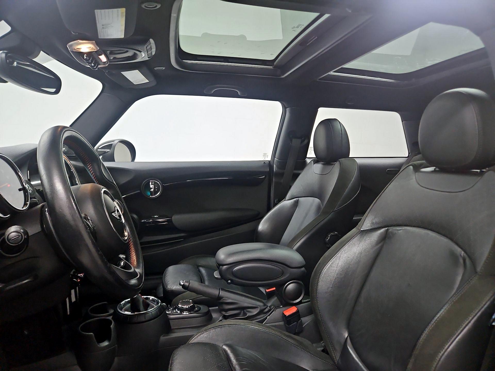 Thumbnail: 2017 MINI Cooper Hardtop - 20
