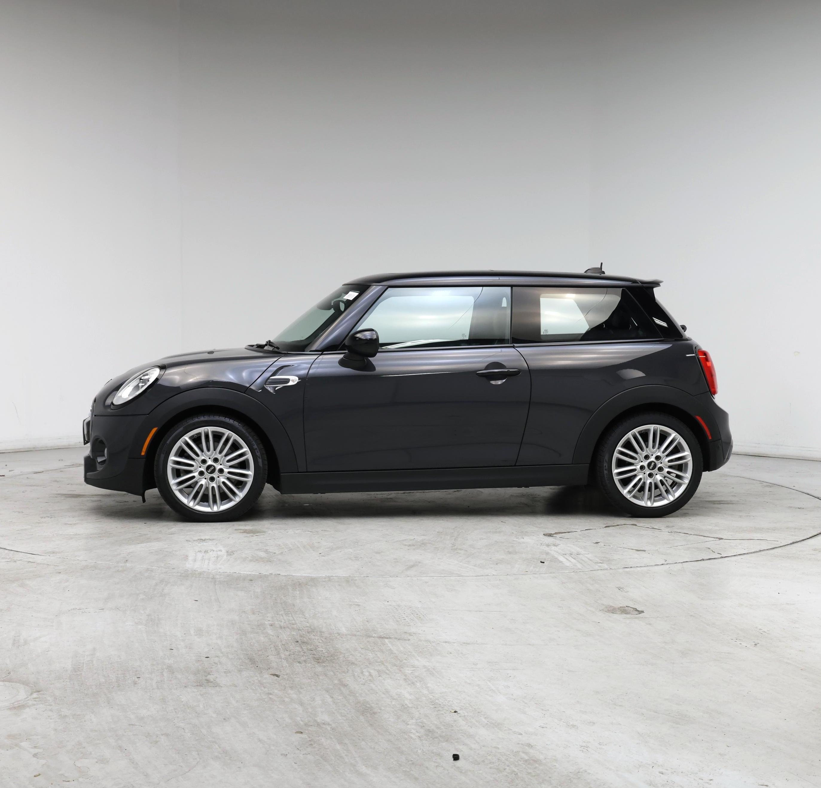Thumbnail: 2017 MINI Cooper Hardtop - 3