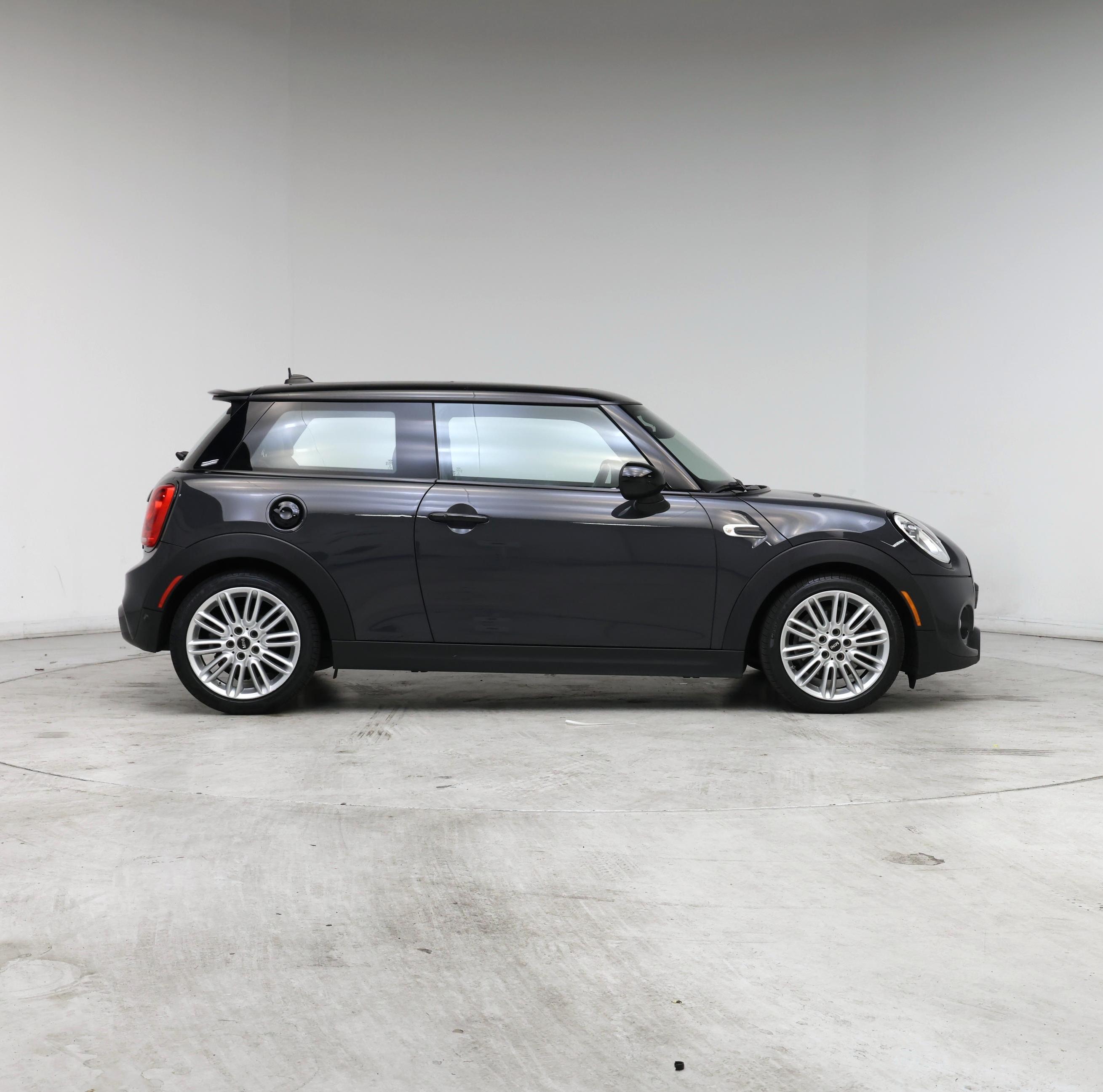 Thumbnail: 2017 MINI Cooper Hardtop - 7