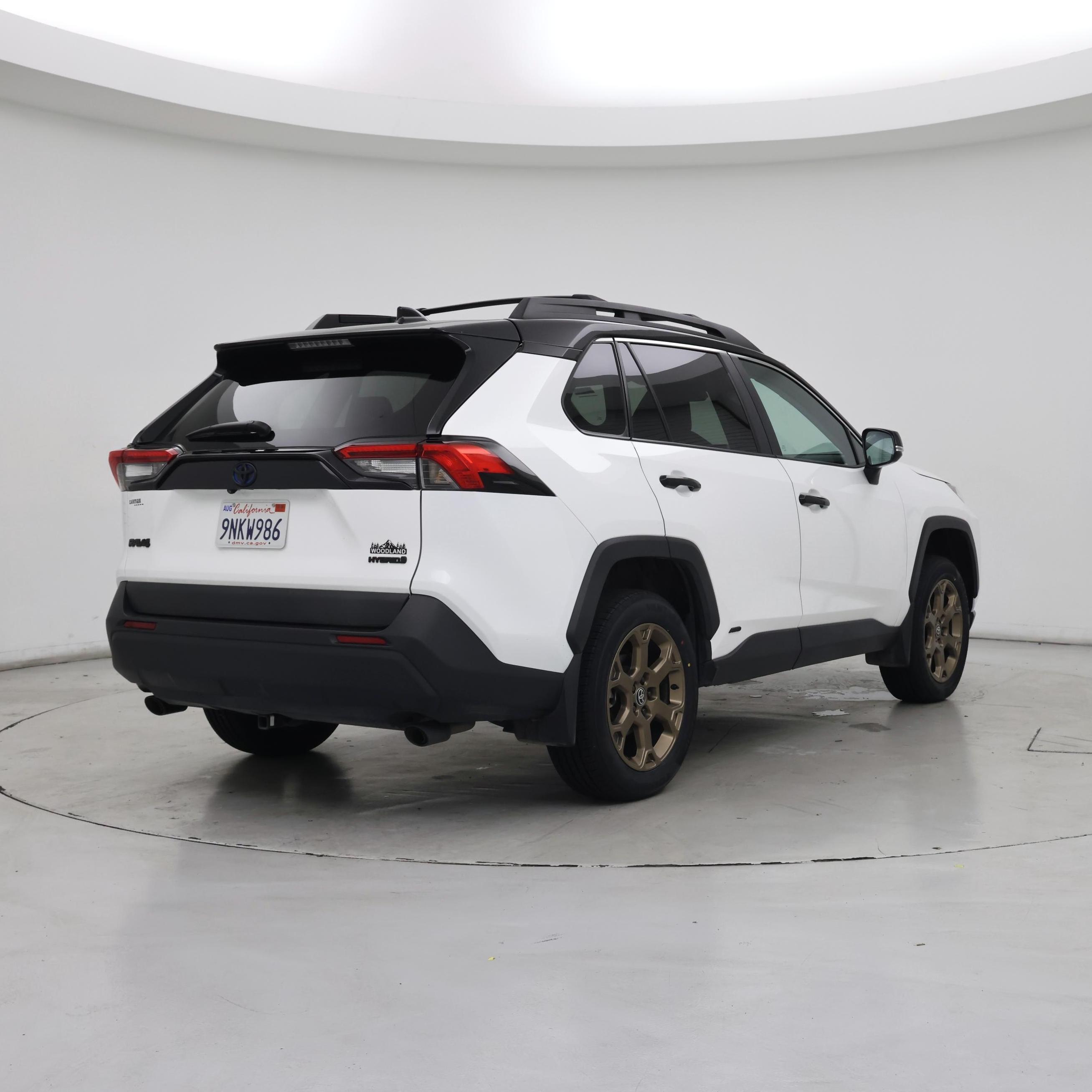 Thumbnail: 2024 Toyota RAV4 - 8