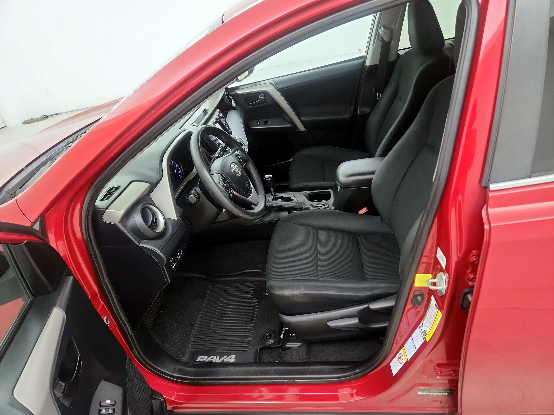 Thumbnail: 2017 Toyota RAV4 - 11