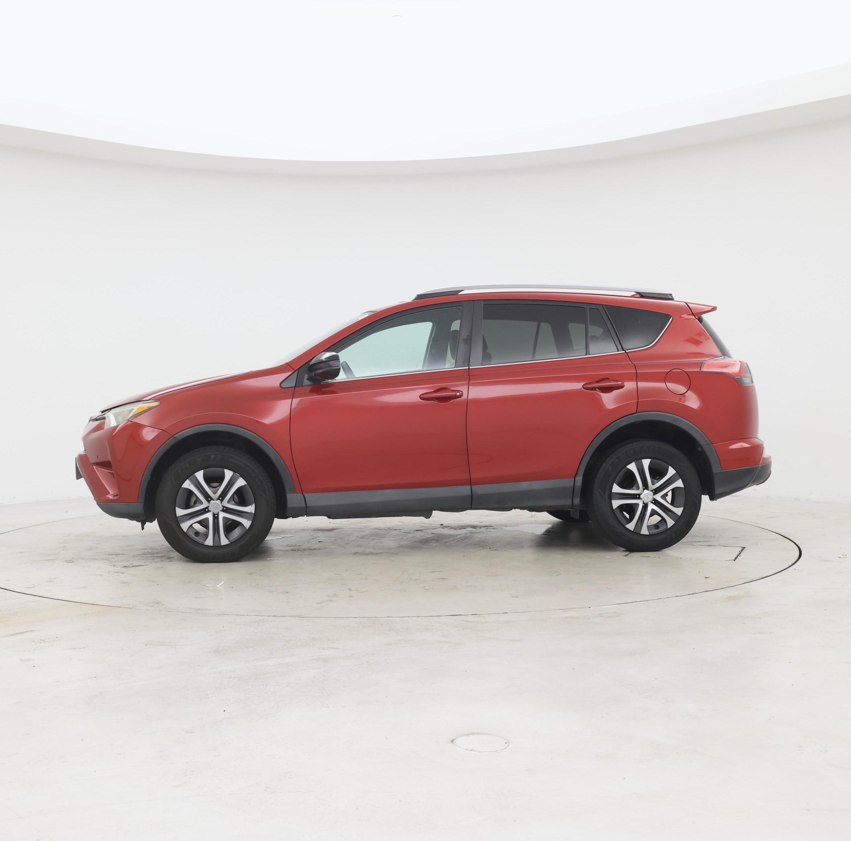 Thumbnail: 2017 Toyota RAV4 - 3