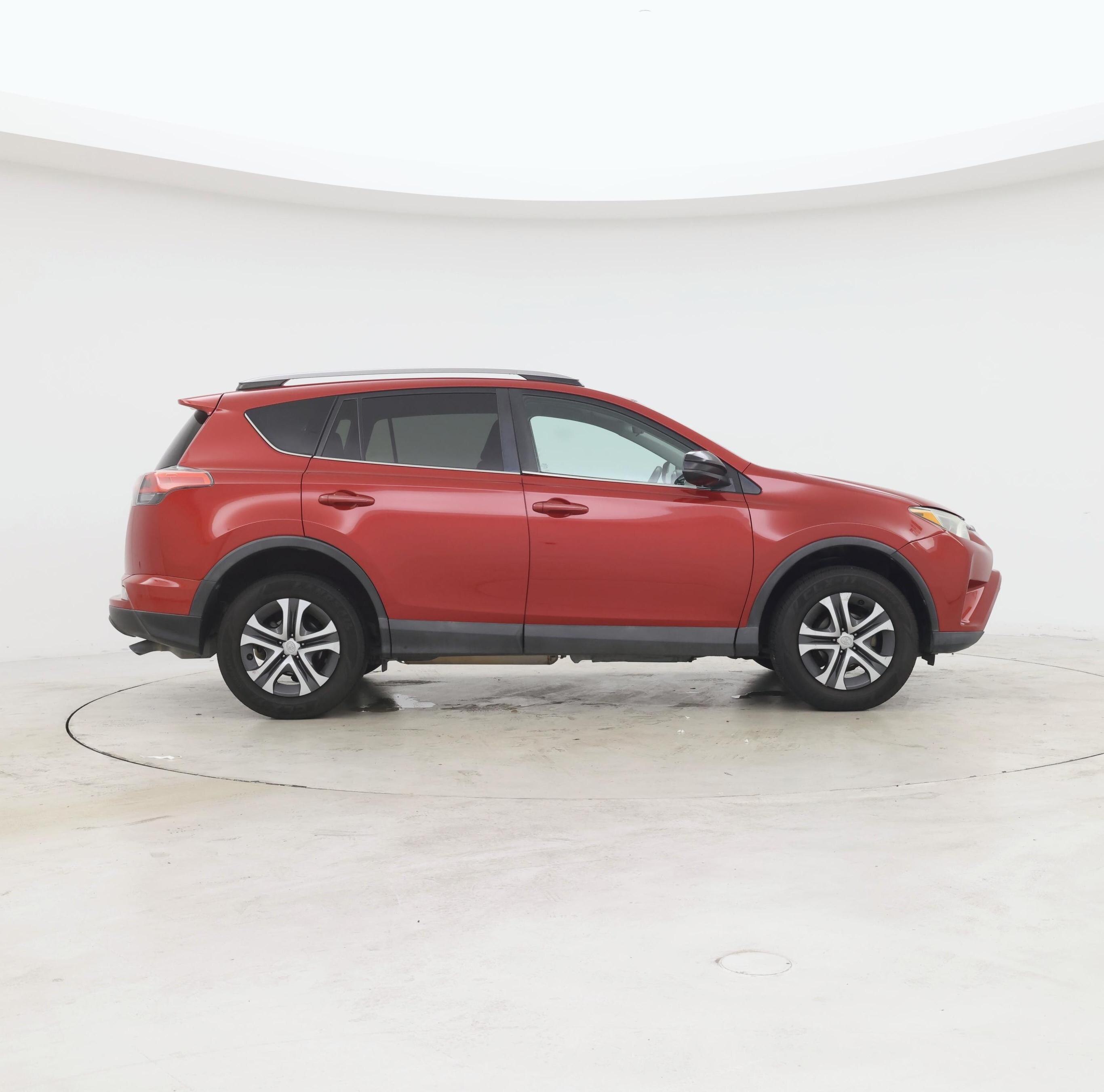 Thumbnail: 2017 Toyota RAV4 - 7