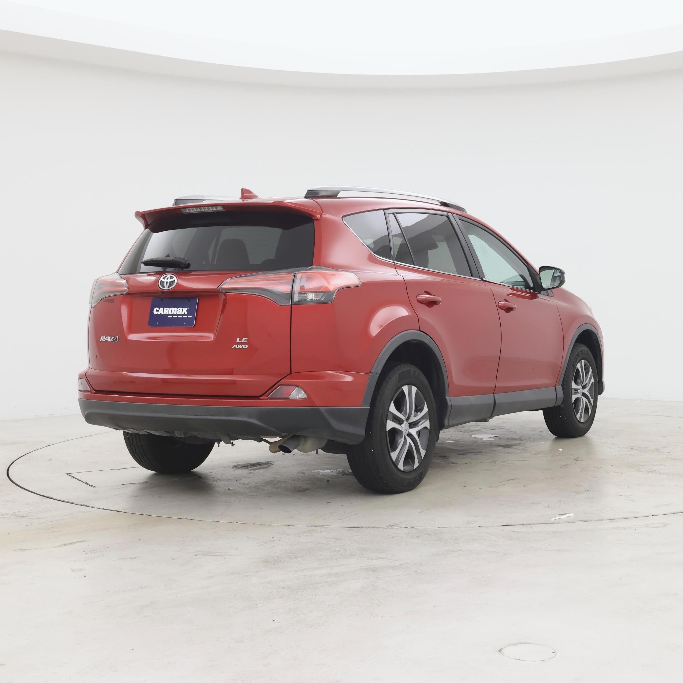Thumbnail: 2017 Toyota RAV4 - 8