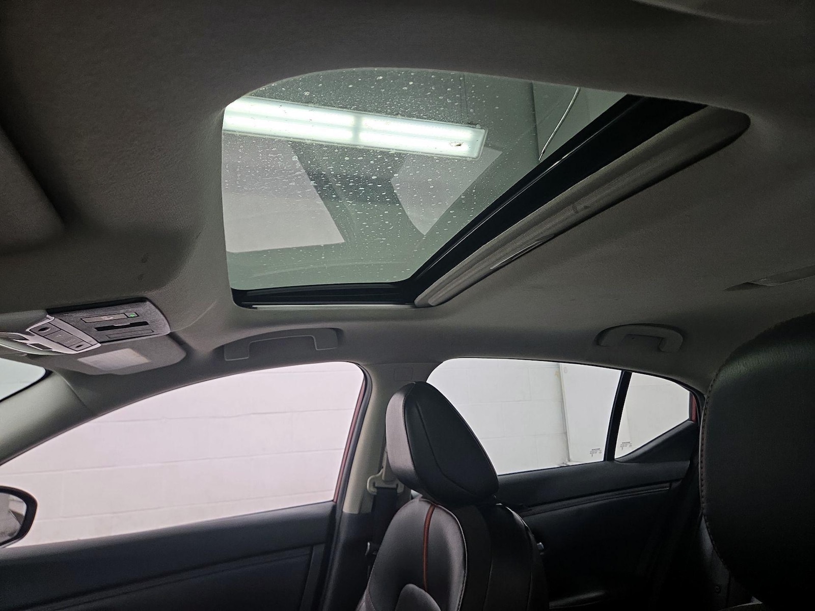 Sunroof(s) & Overhead Airbags