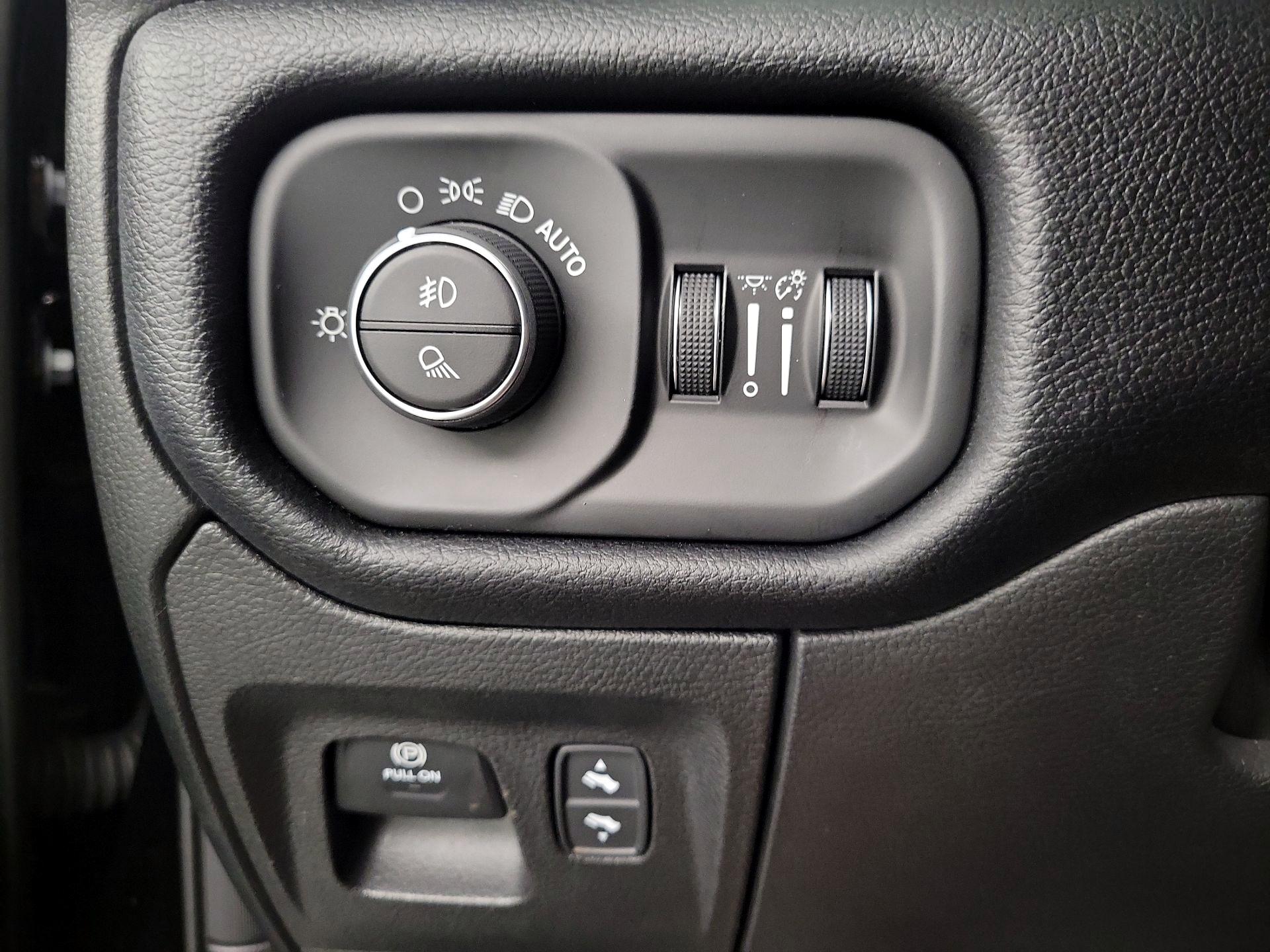 Thumbnail: 2026 RAM 1500 - 13