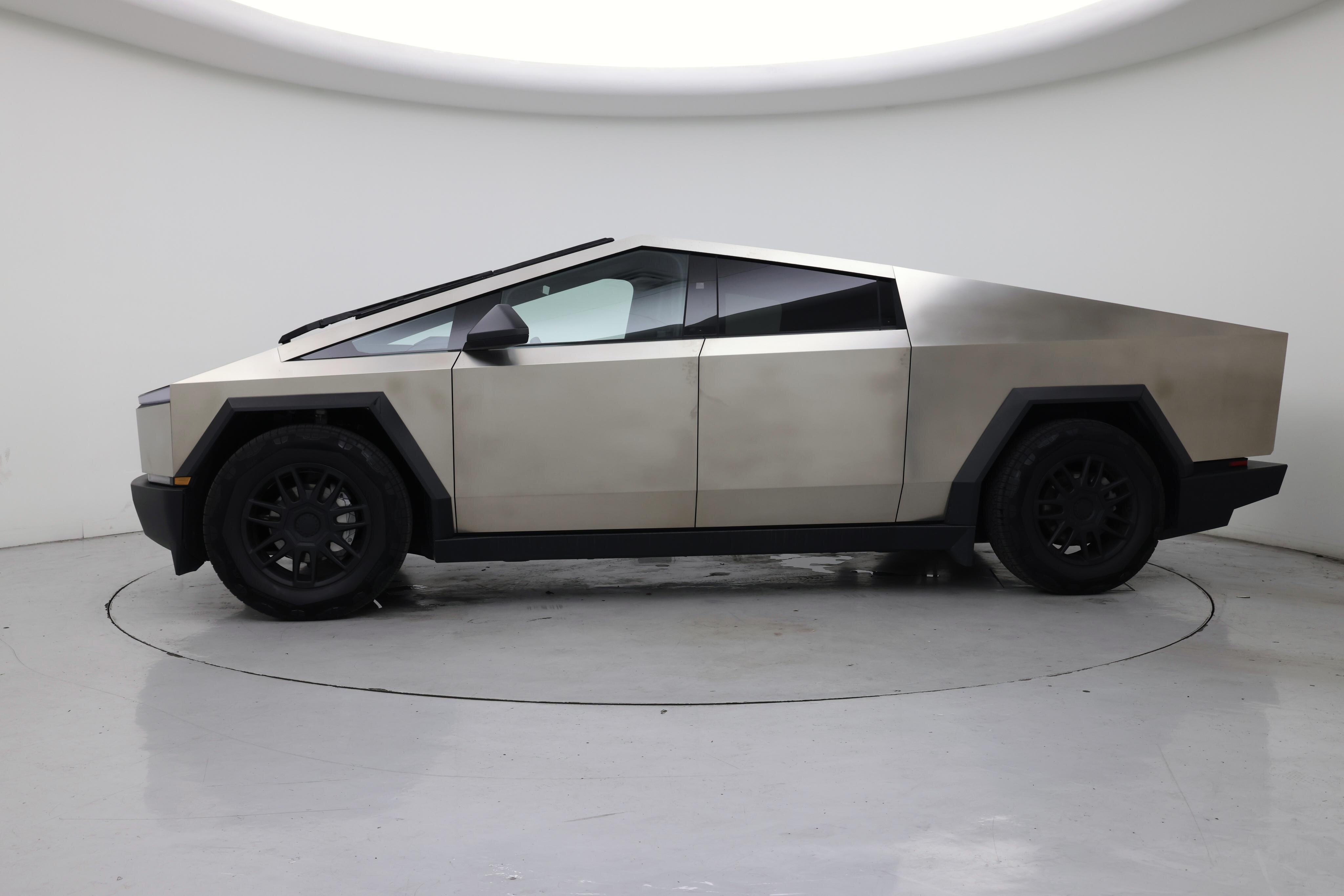 Thumbnail: 2024 Tesla Cybertruck - 3