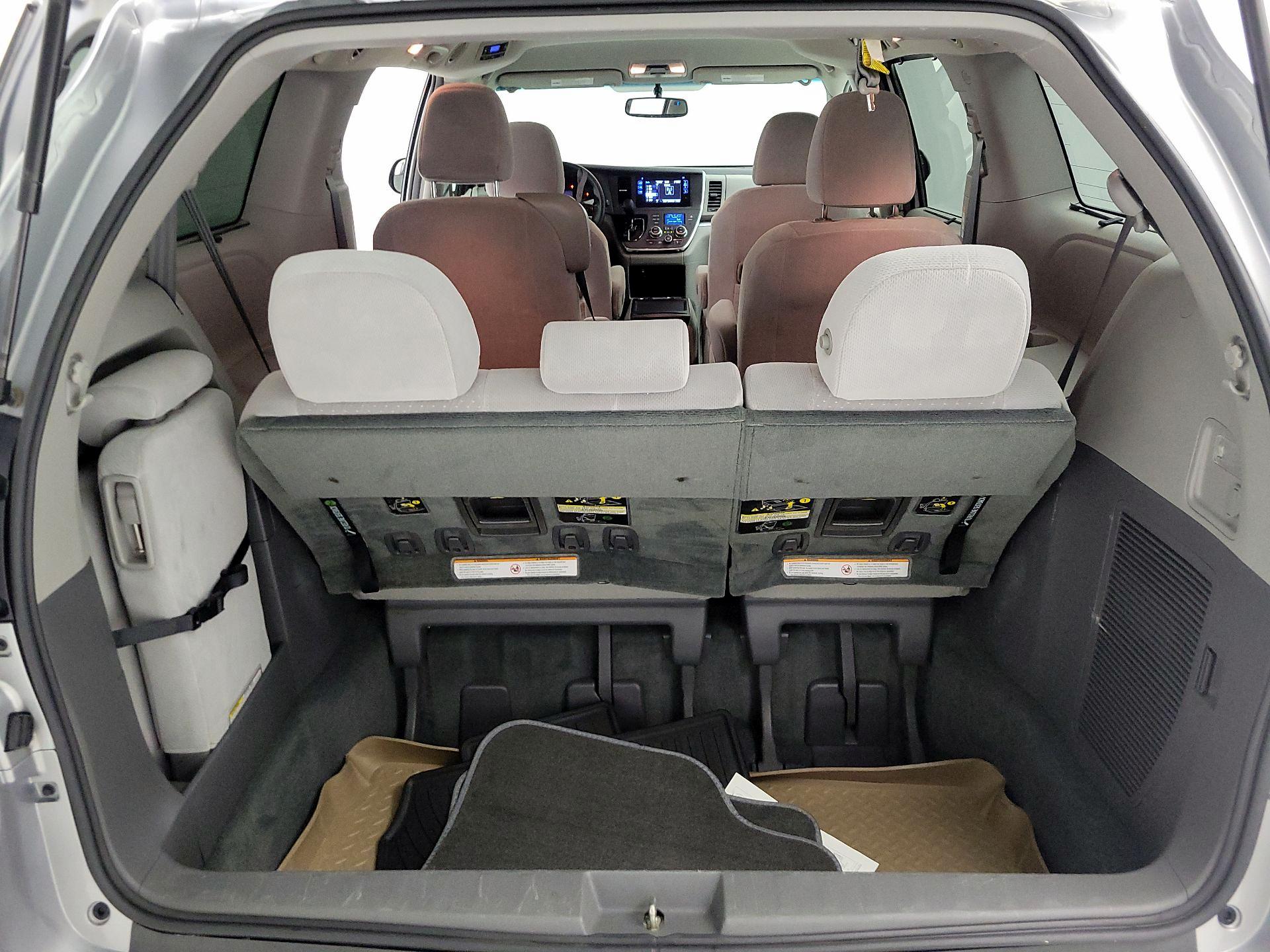 Thumbnail: 2015 Toyota Sienna - 16