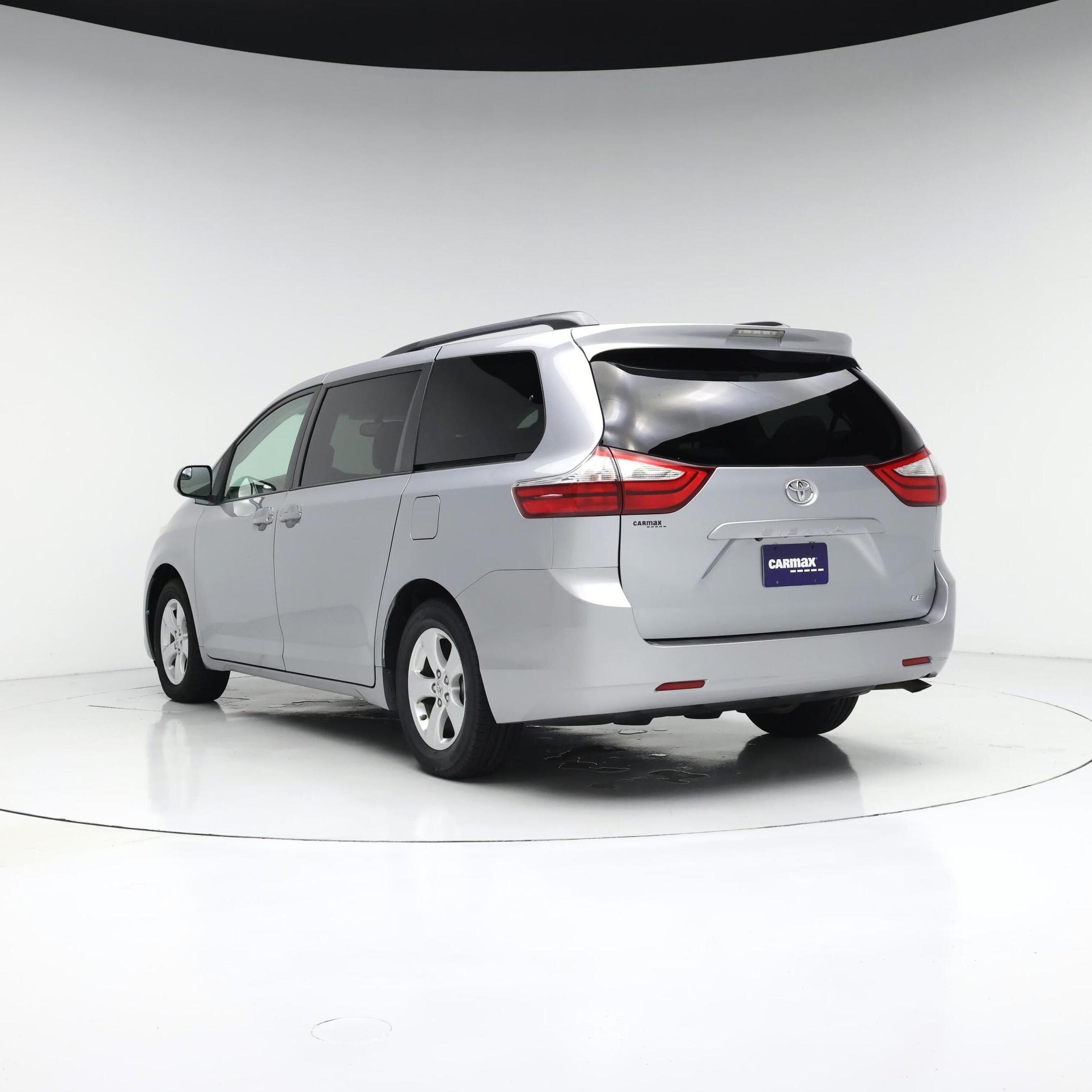 Thumbnail: 2015 Toyota Sienna - 2