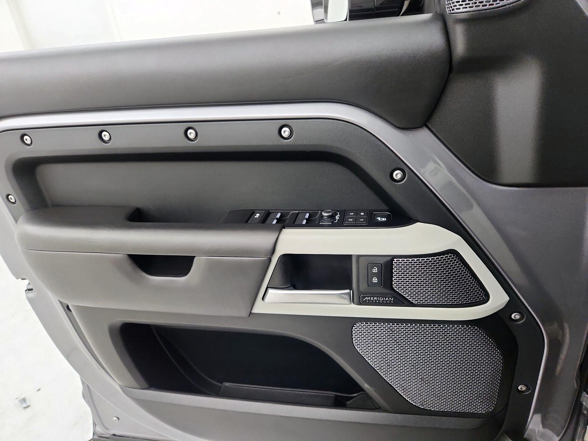 Thumbnail: 2022 Land Rover Defender - 12