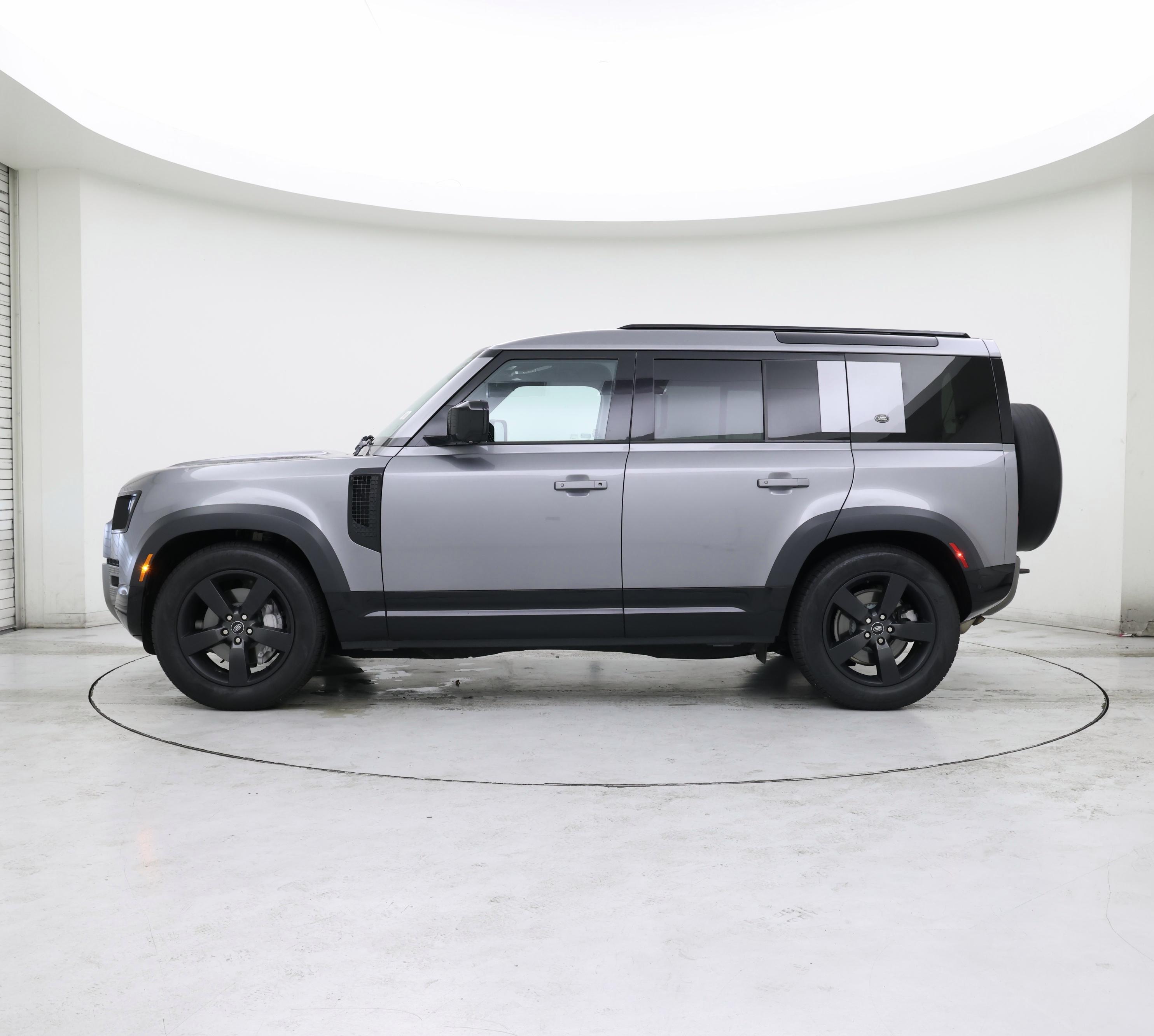 Thumbnail: 2022 Land Rover Defender - 3
