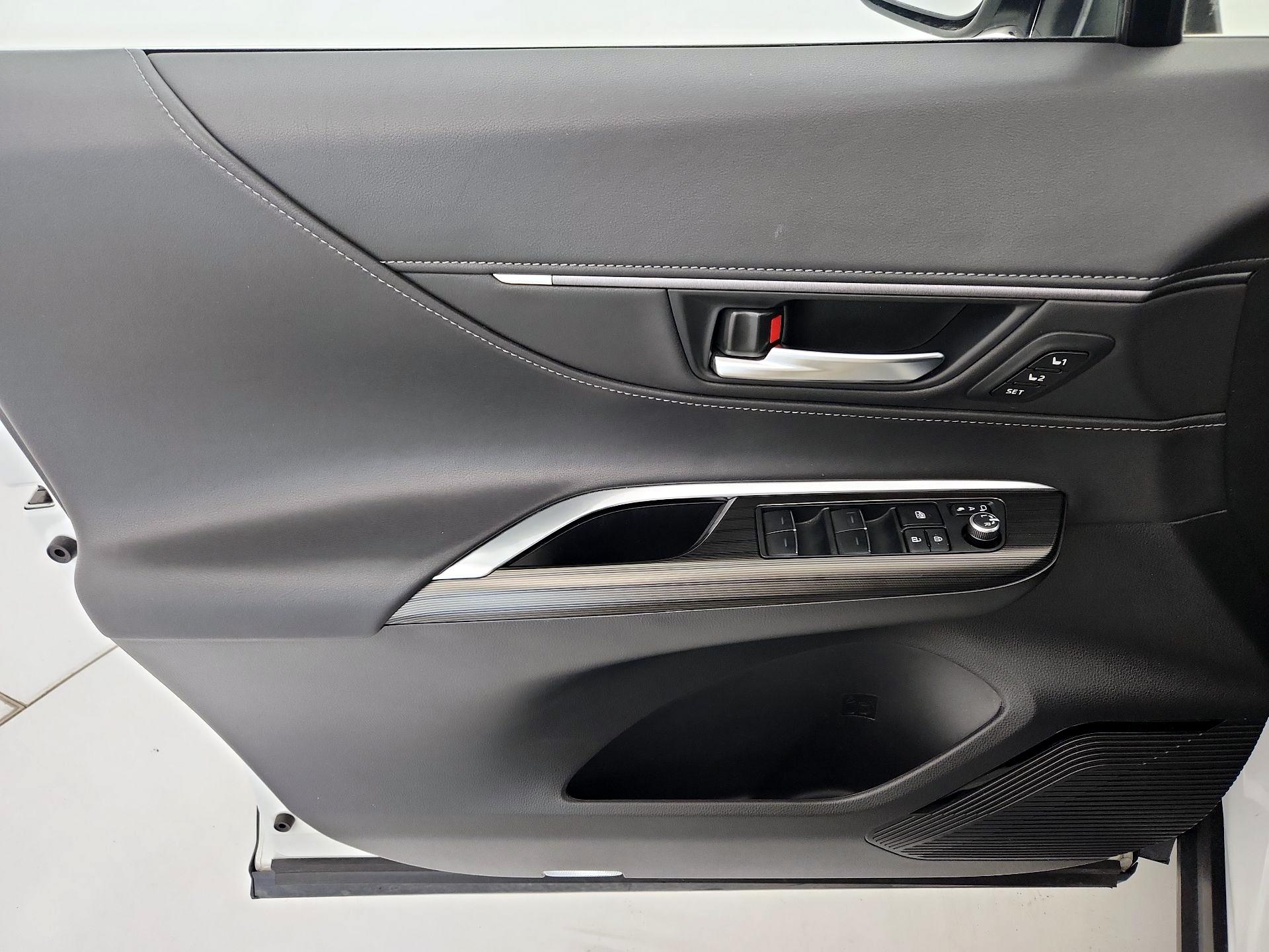 Thumbnail: 2024 Toyota Venza - 12