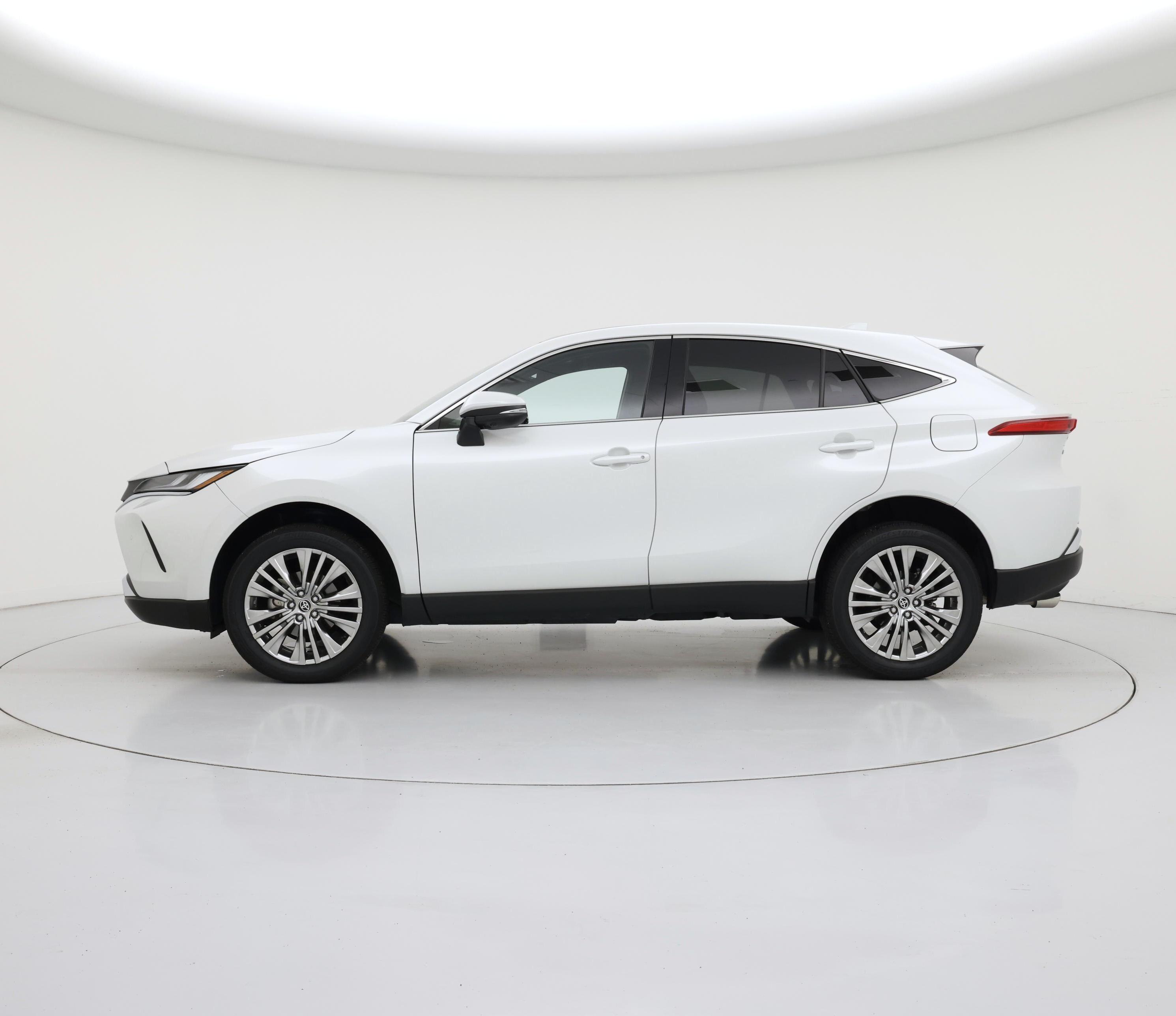 Thumbnail: 2024 Toyota Venza - 3
