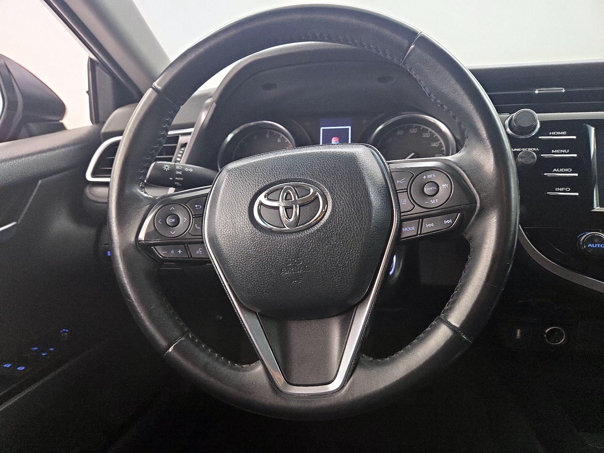 Thumbnail: 2018 Toyota Camry - 10