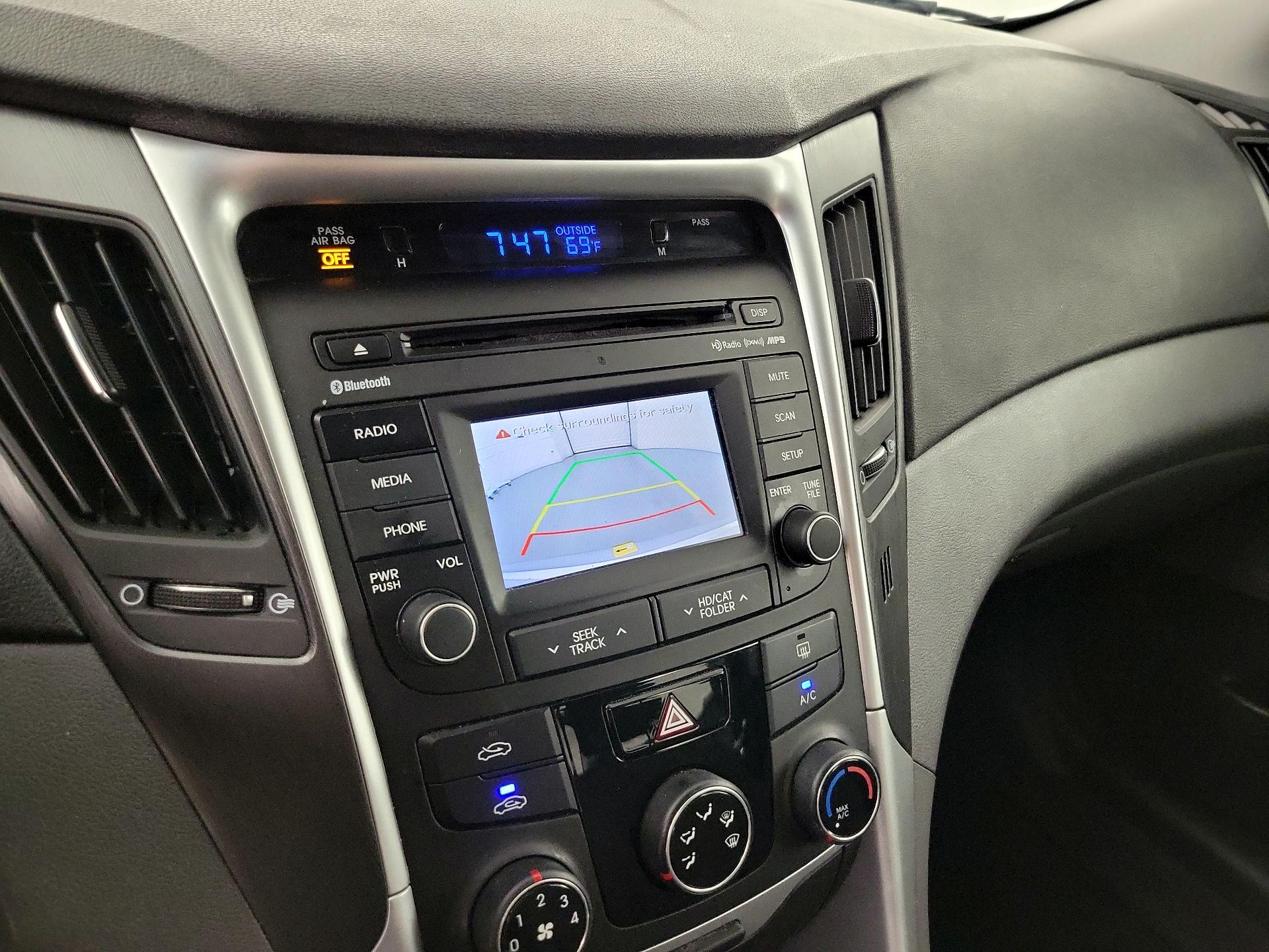 Thumbnail: 2014 Hyundai Sonata - 12
