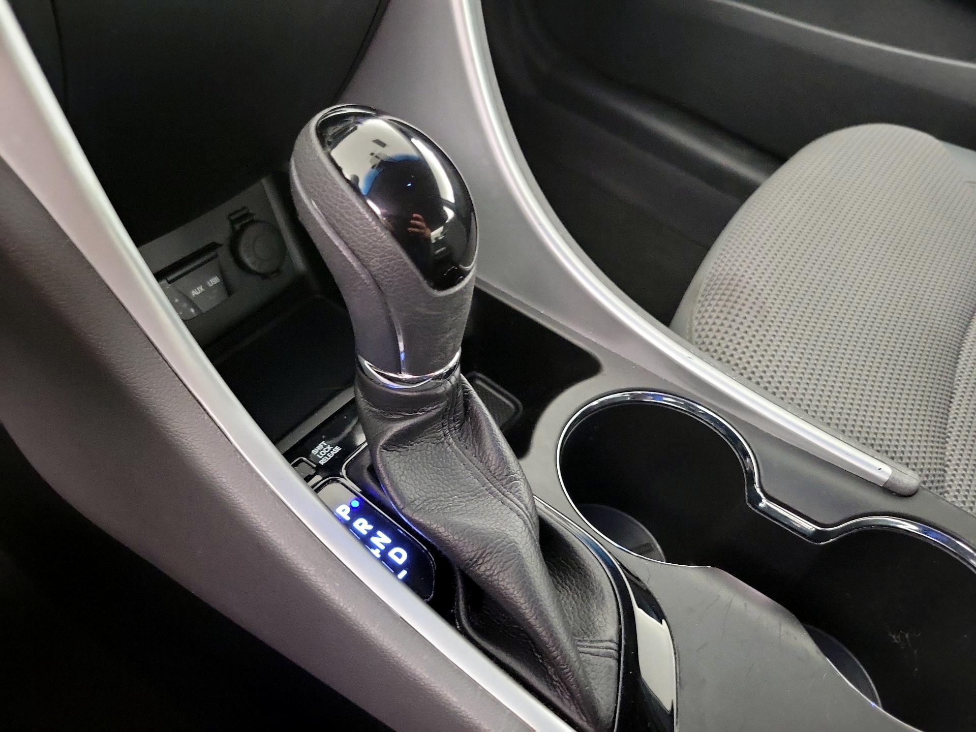 Thumbnail: 2014 Hyundai Sonata - 15