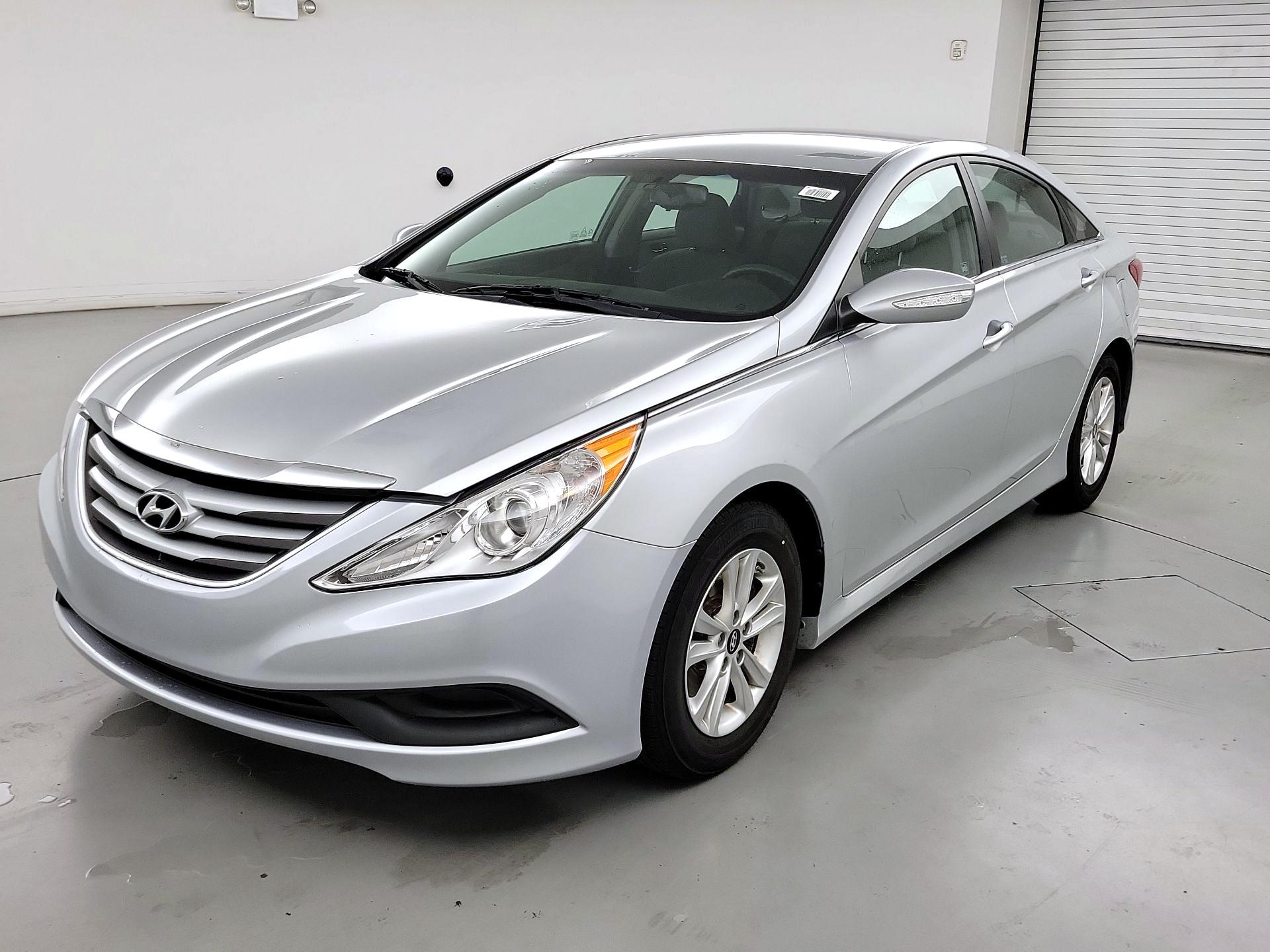 Thumbnail: 2014 Hyundai Sonata - 3