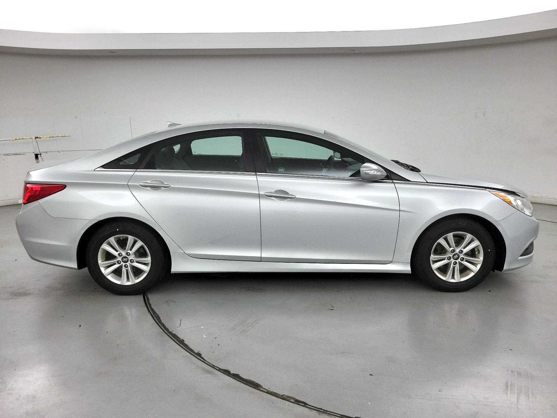 Thumbnail: 2014 Hyundai Sonata - 4