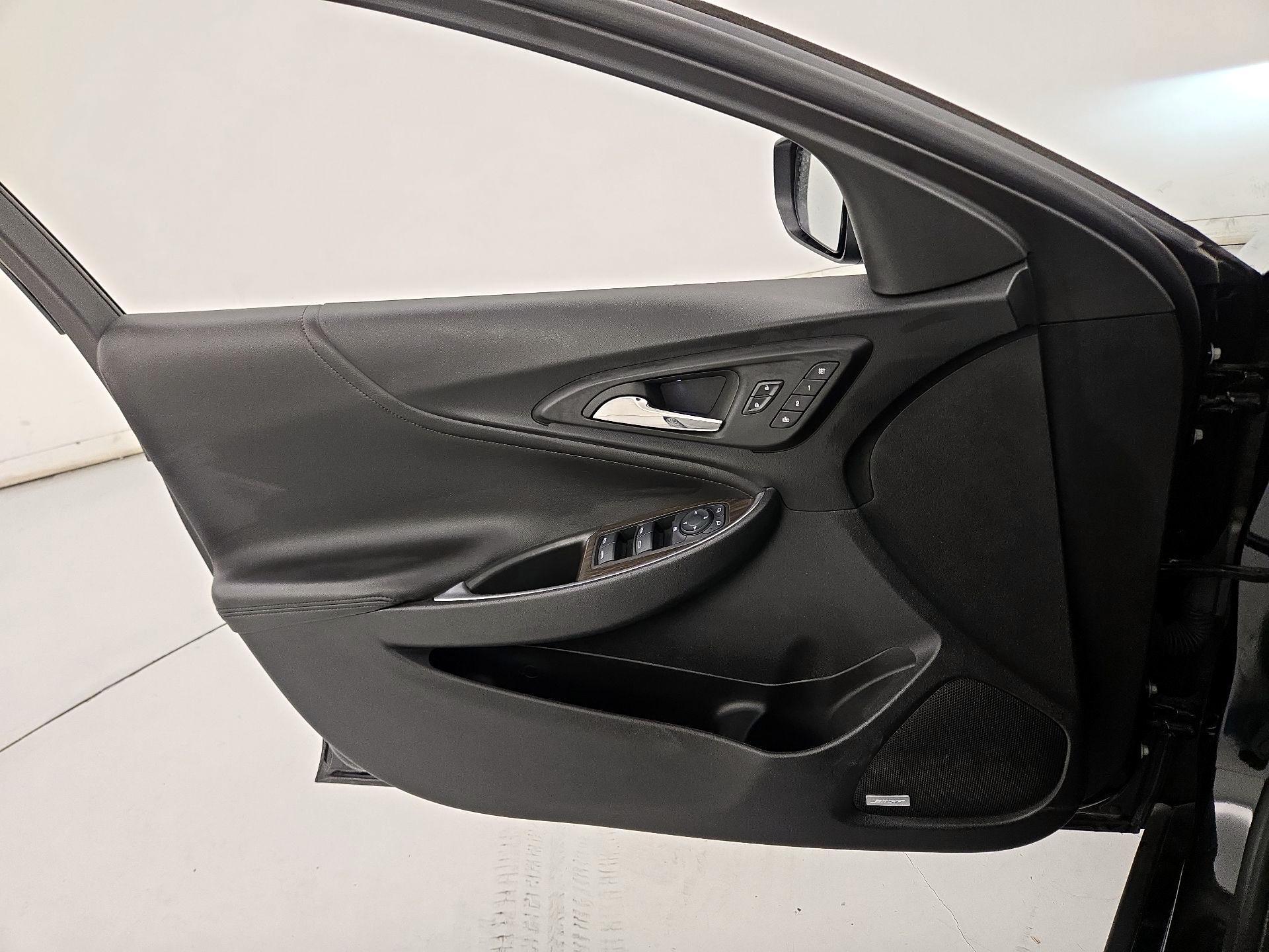 Thumbnail: 2023 Chevrolet Malibu - 12