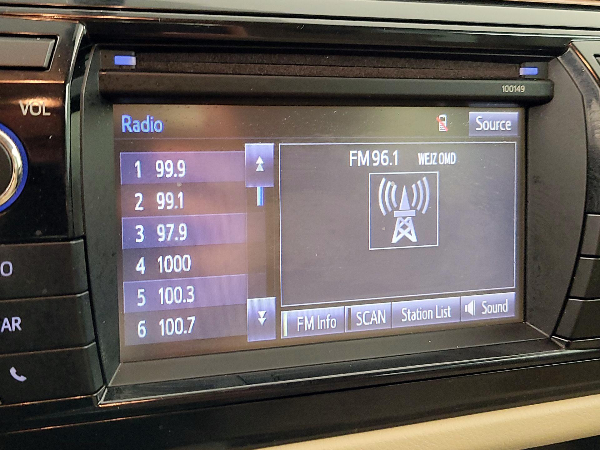 Thumbnail: 2015 Toyota Corolla - 15