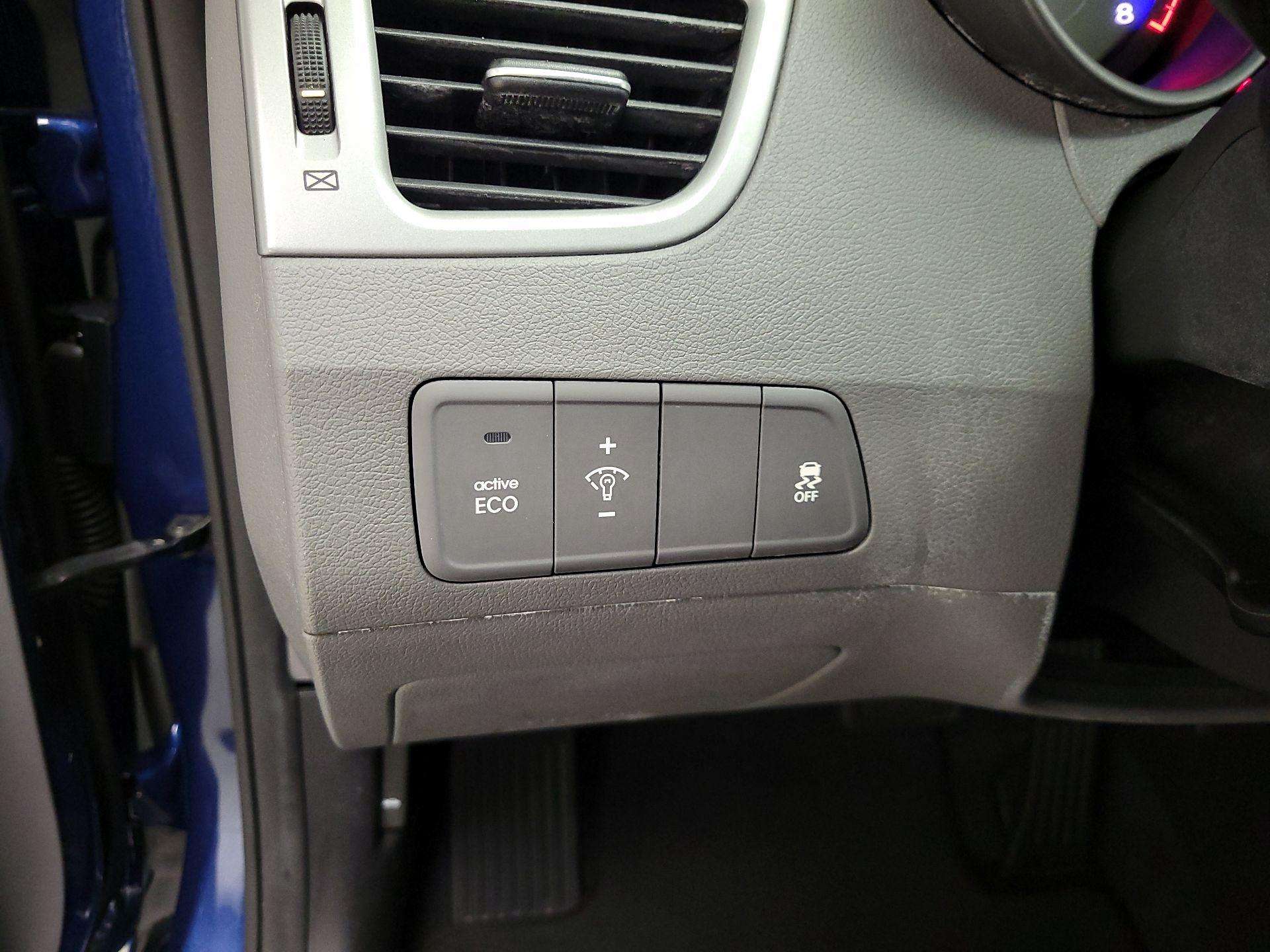 Thumbnail: 2014 Hyundai Elantra - 13