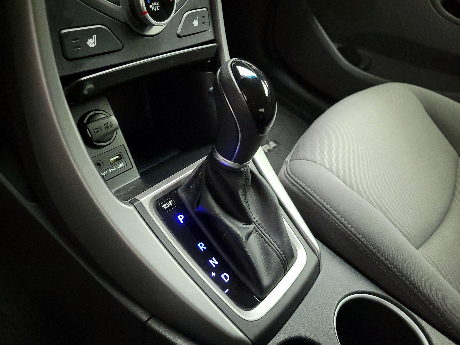 Thumbnail: 2014 Hyundai Elantra - 17