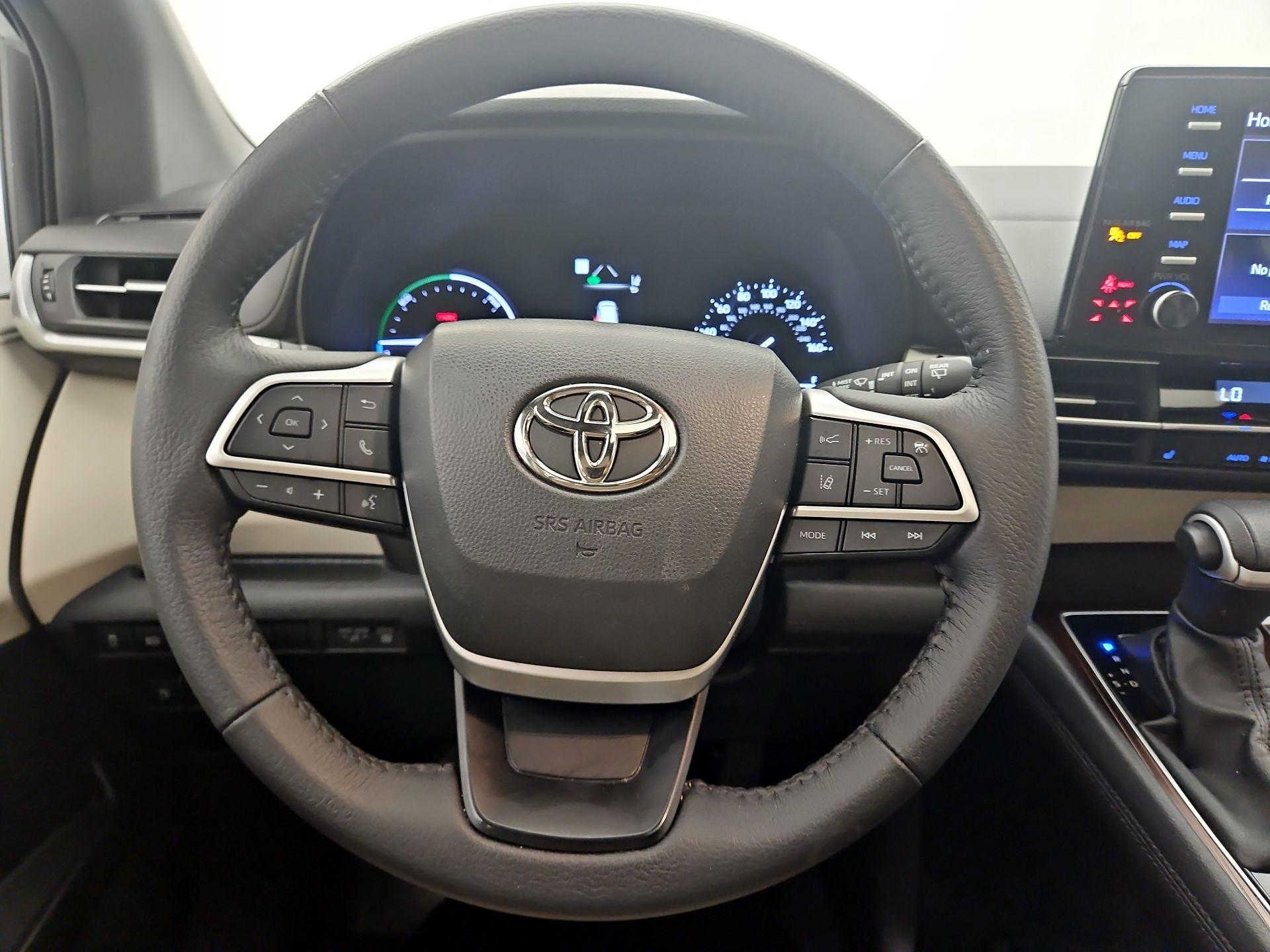 Thumbnail: 2023 Toyota Sienna - 10