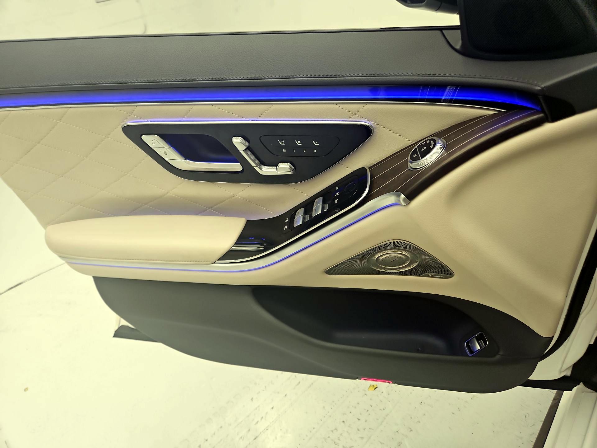 Thumbnail: 2023 Mercedes-Benz S-Class - 12