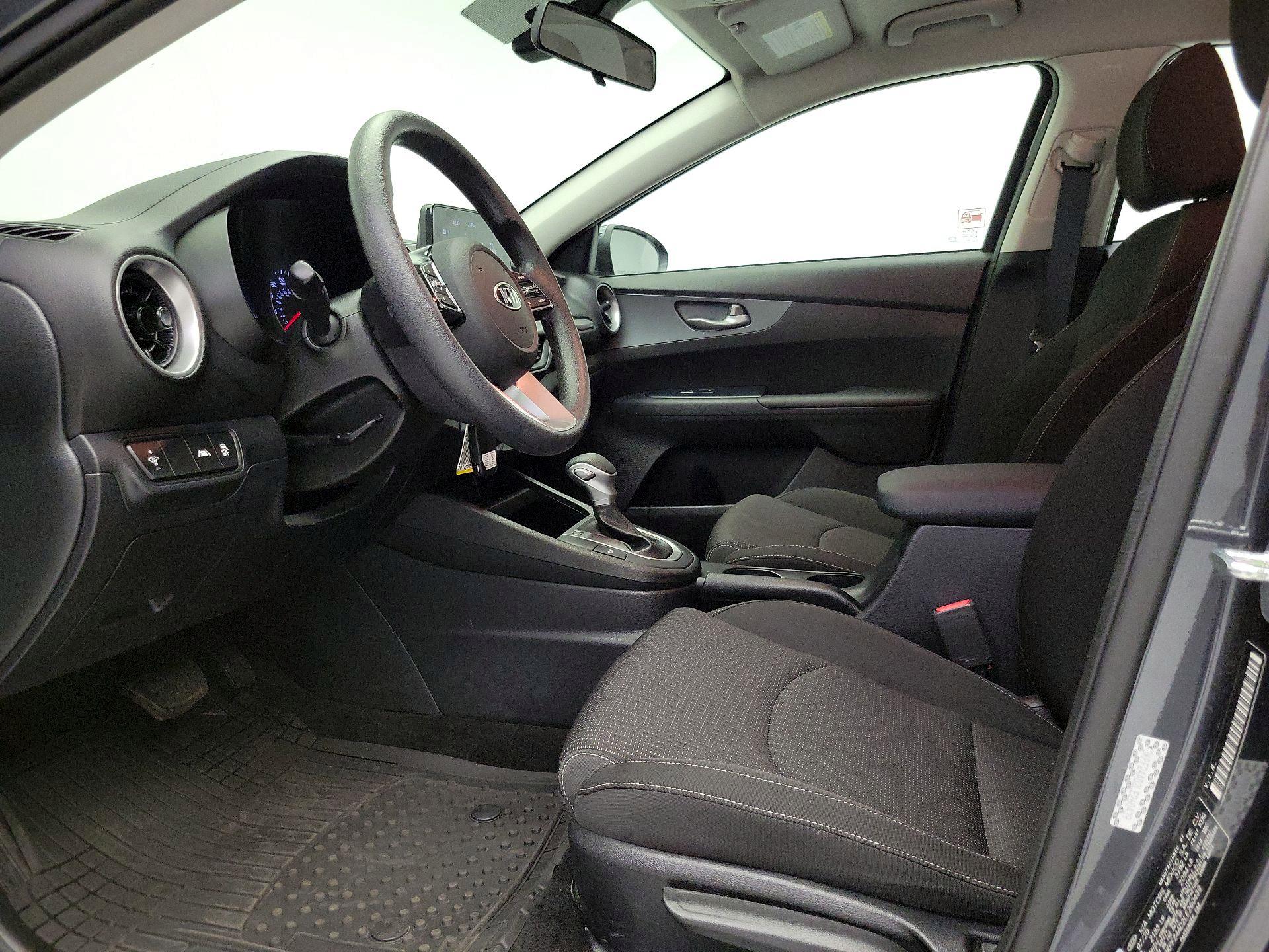 Thumbnail: 2020 Kia Forte - 11
