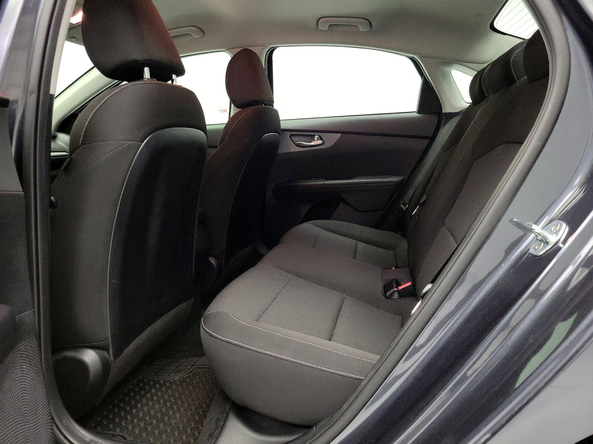 Thumbnail: 2020 Kia Forte - 19