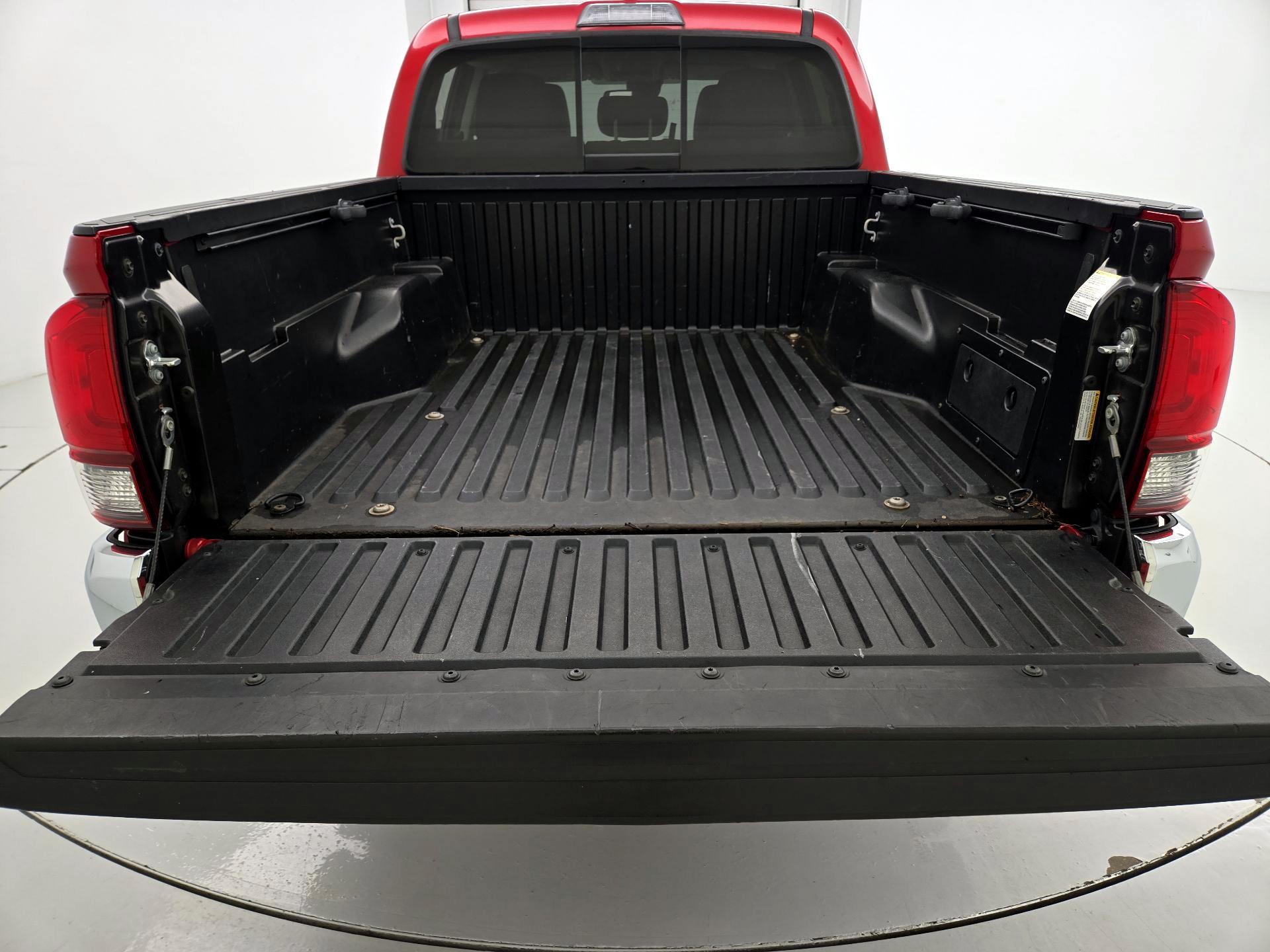 Thumbnail: 2021 Toyota Tacoma - 20