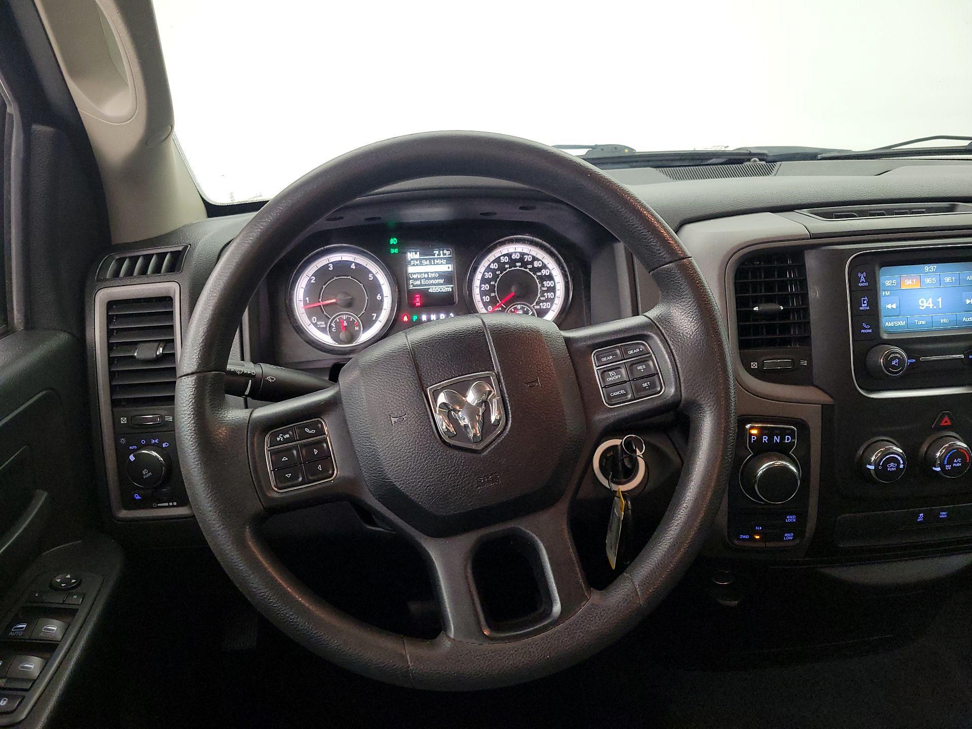 Thumbnail: 2019 RAM 1500 Classic - 10