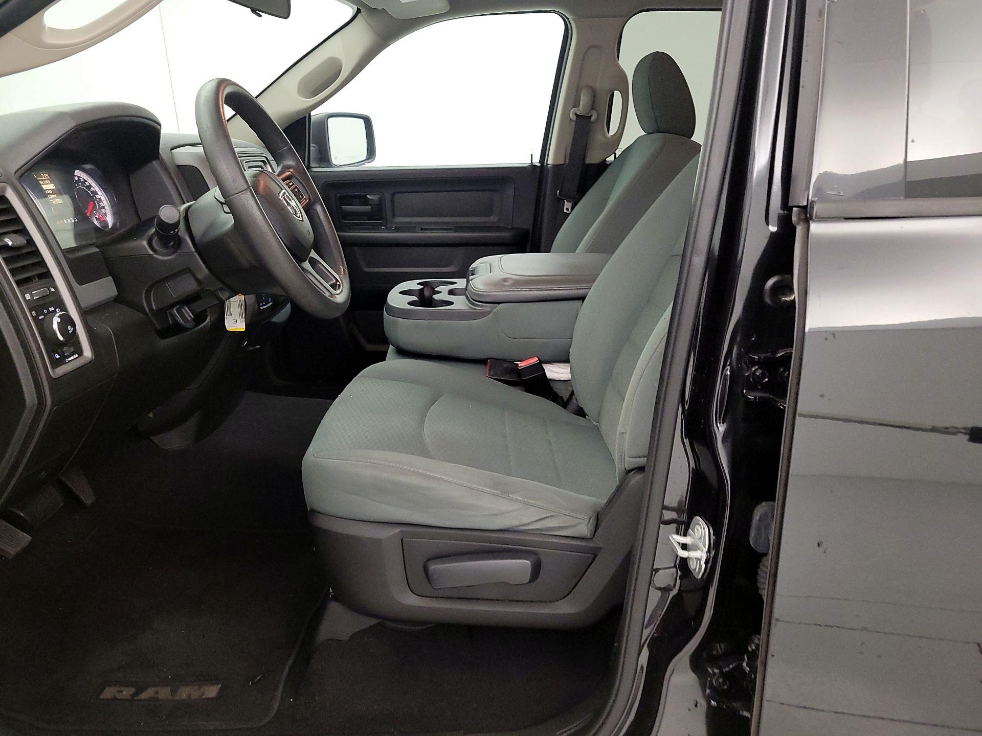 Thumbnail: 2019 RAM 1500 Classic - 11