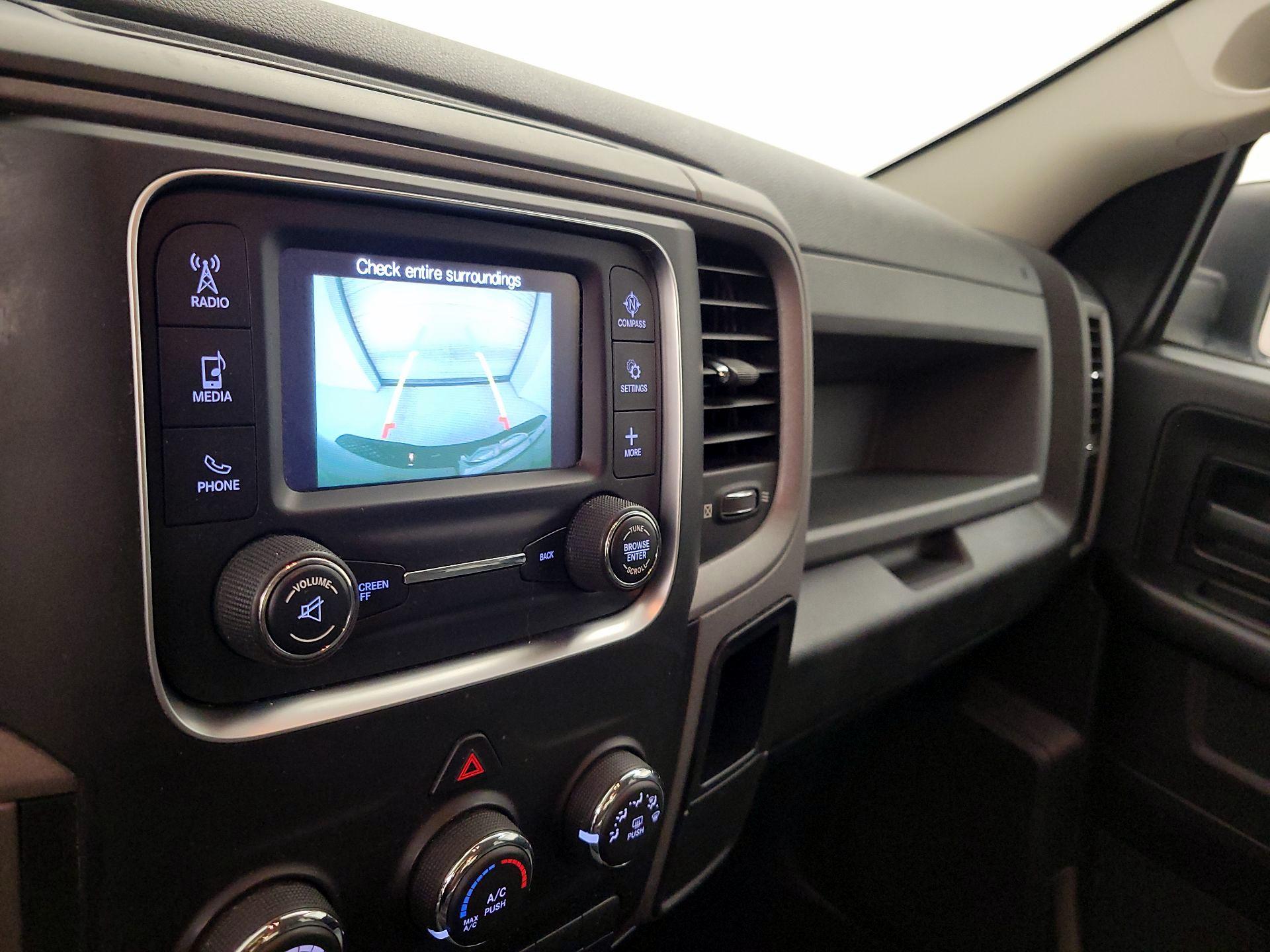 Thumbnail: 2019 RAM 1500 Classic - 14