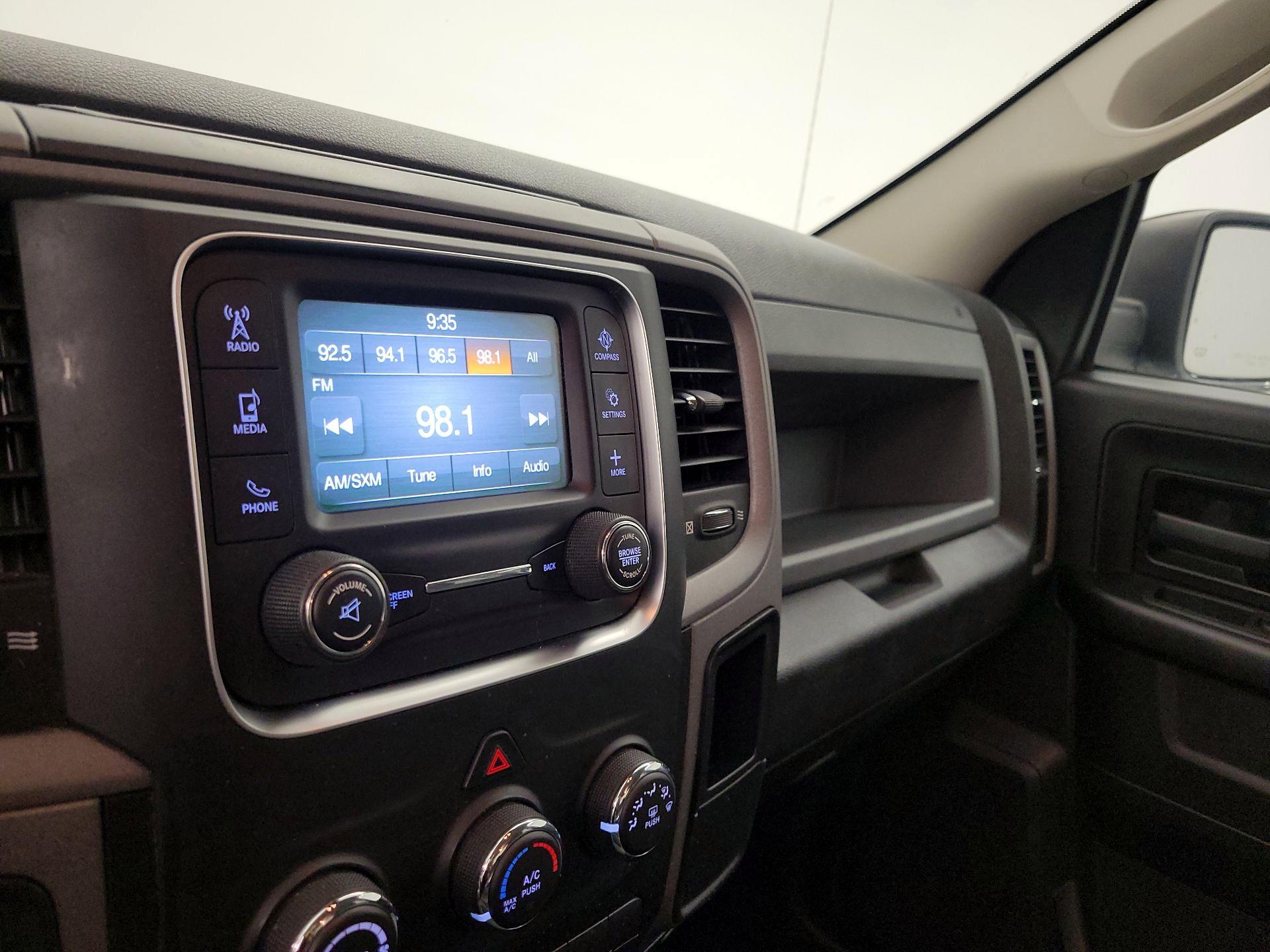 Thumbnail: 2019 RAM 1500 Classic - 15