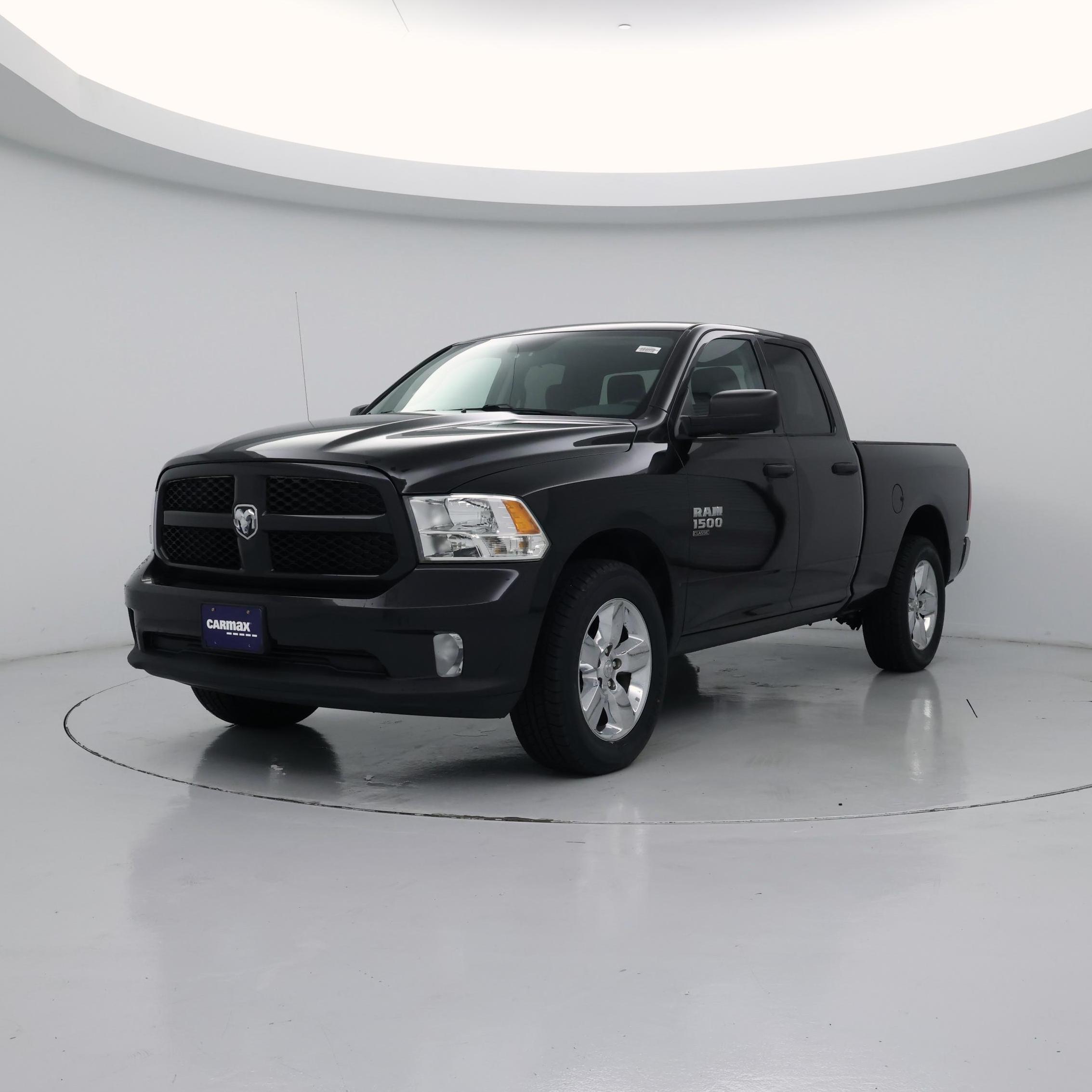 Thumbnail: 2019 RAM 1500 Classic - 4