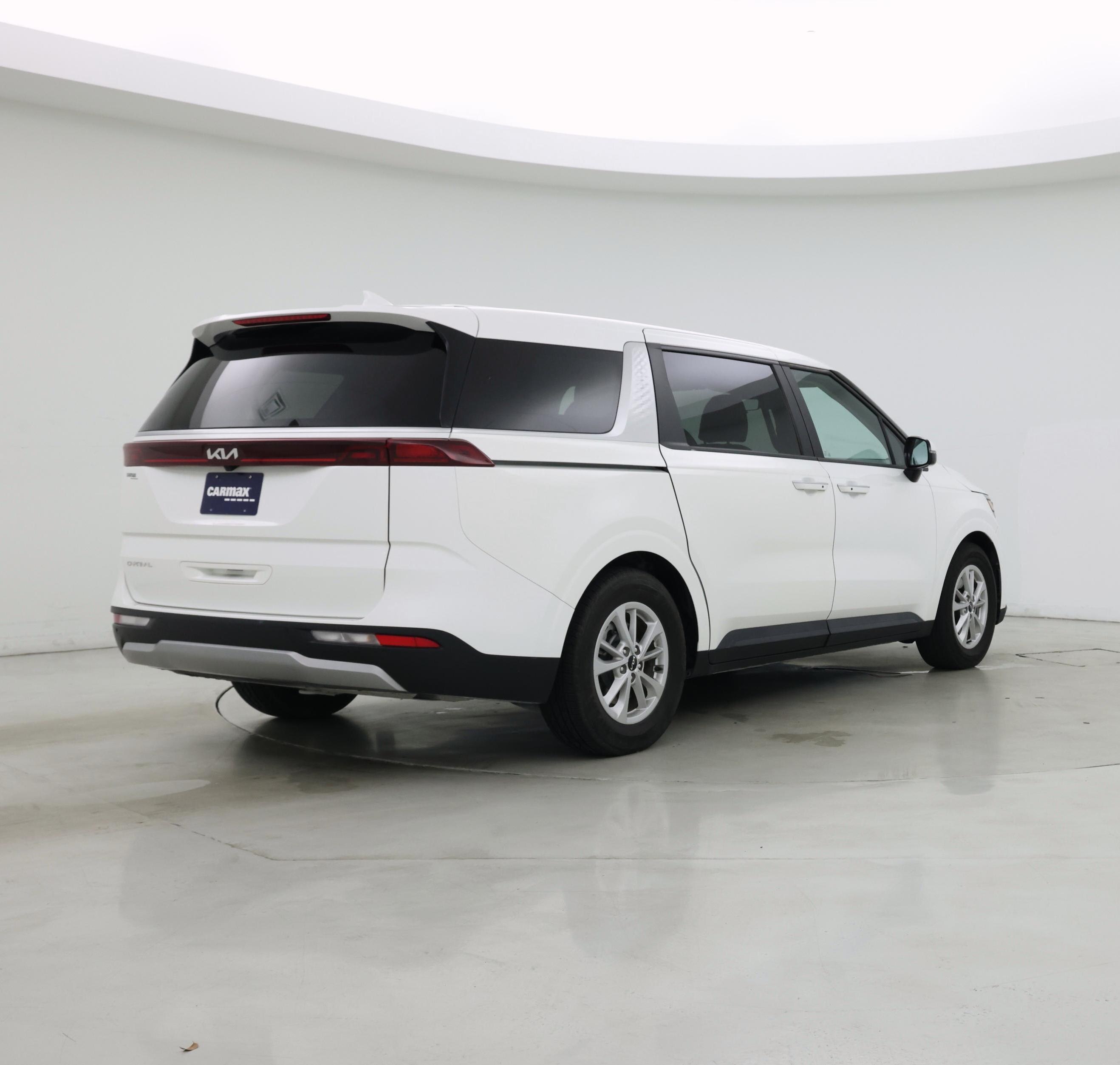 Thumbnail: 2023 Kia Carnival - 8