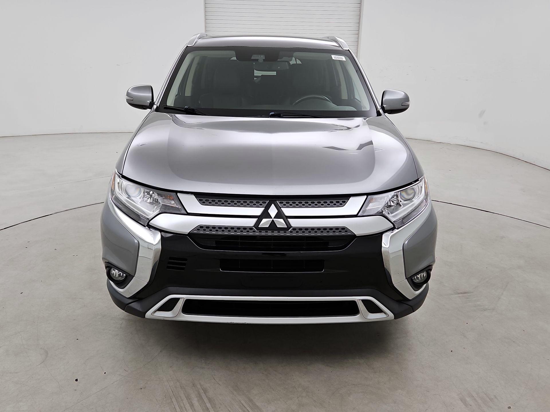 Thumbnail: 2020 Mitsubishi Outlander - 2