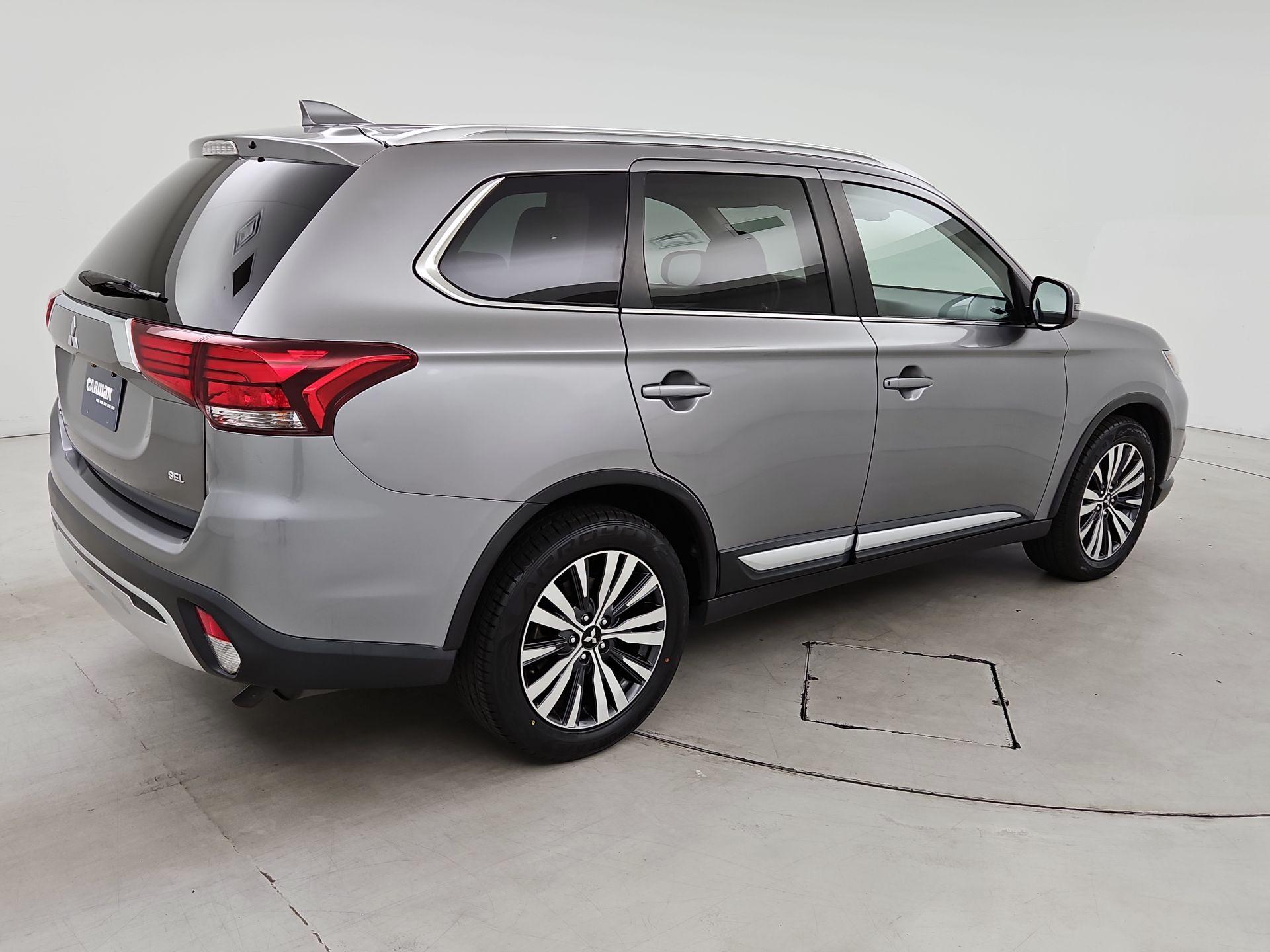 Thumbnail: 2020 Mitsubishi Outlander - 5