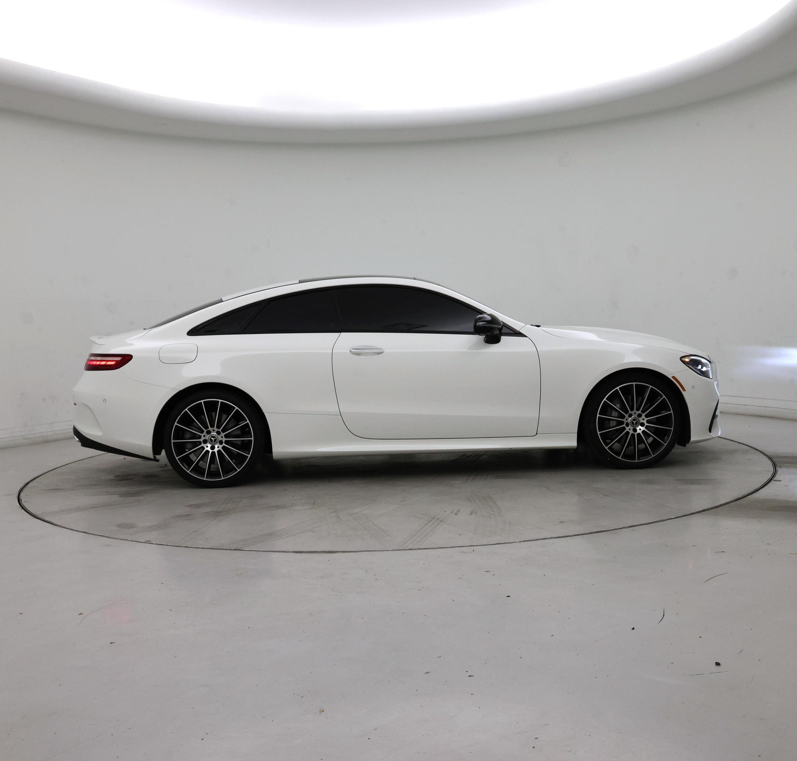 Thumbnail: 2022 Mercedes-Benz E-Class - 7