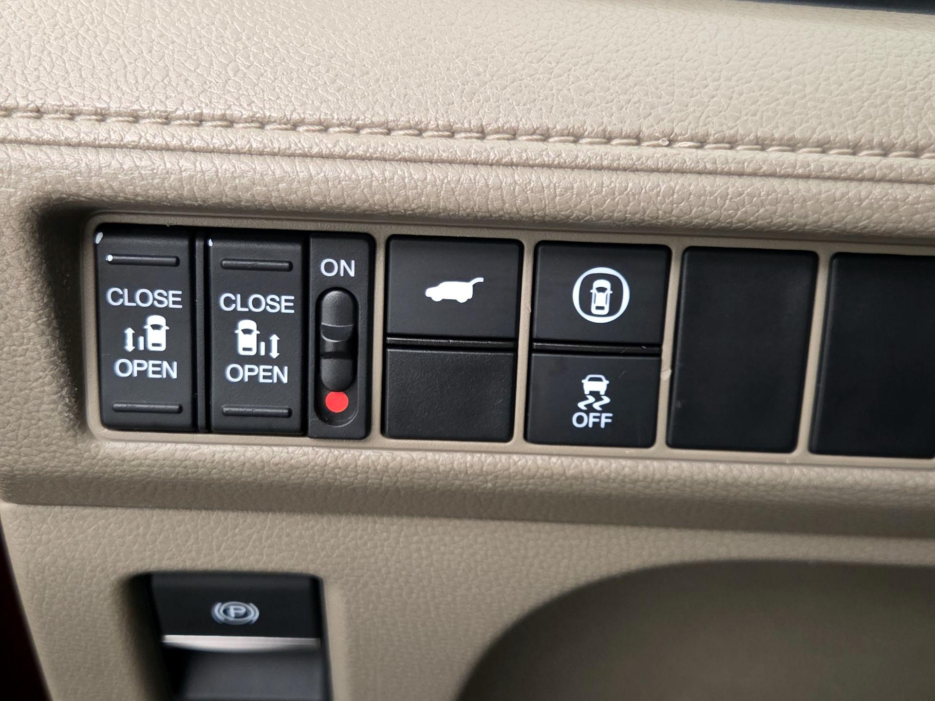 Thumbnail: 2021 Honda Odyssey - 13