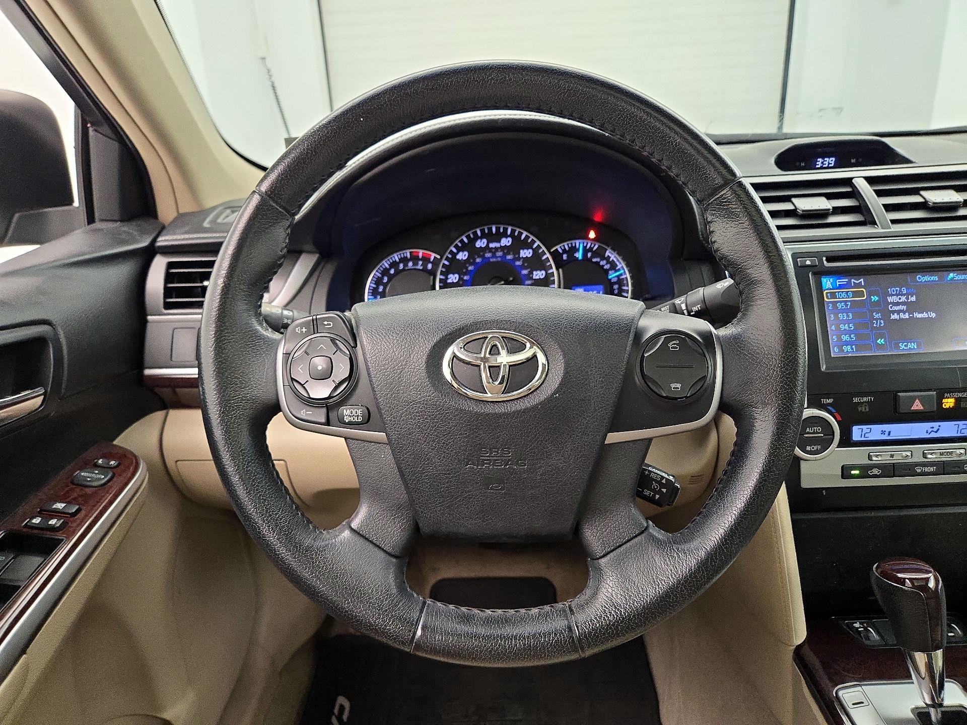 Thumbnail: 2014 Toyota Camry - 10