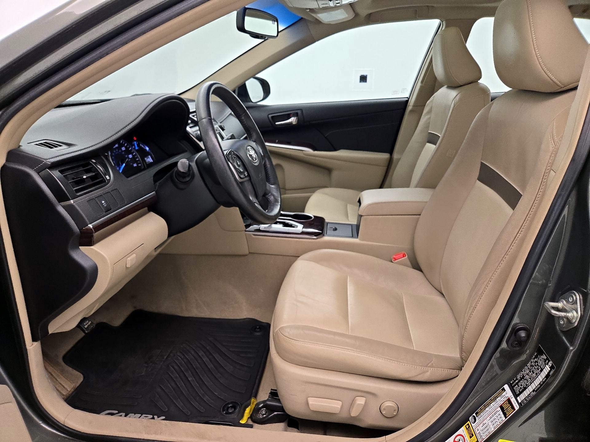 Thumbnail: 2014 Toyota Camry - 11