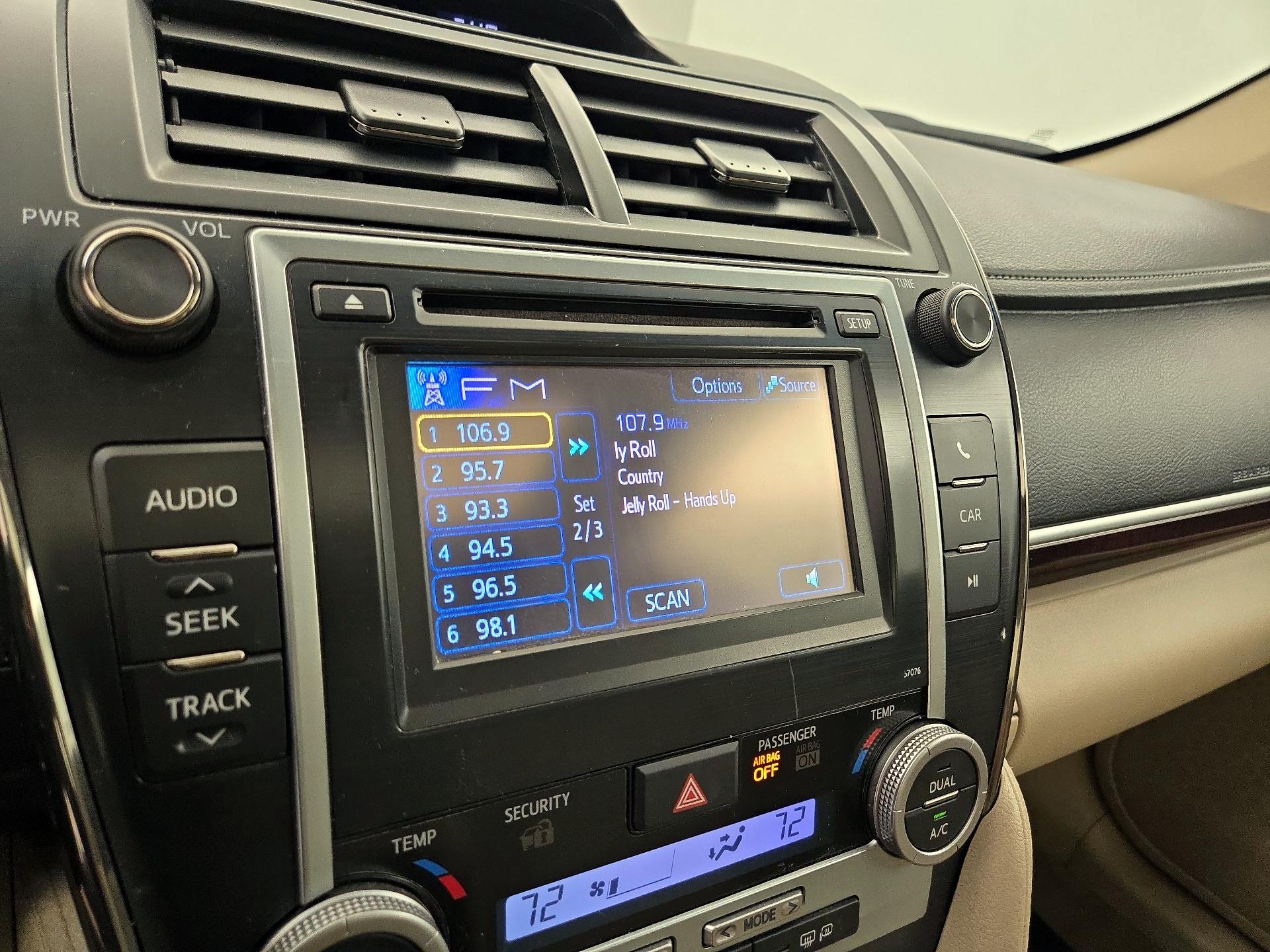 Thumbnail: 2014 Toyota Camry - 14