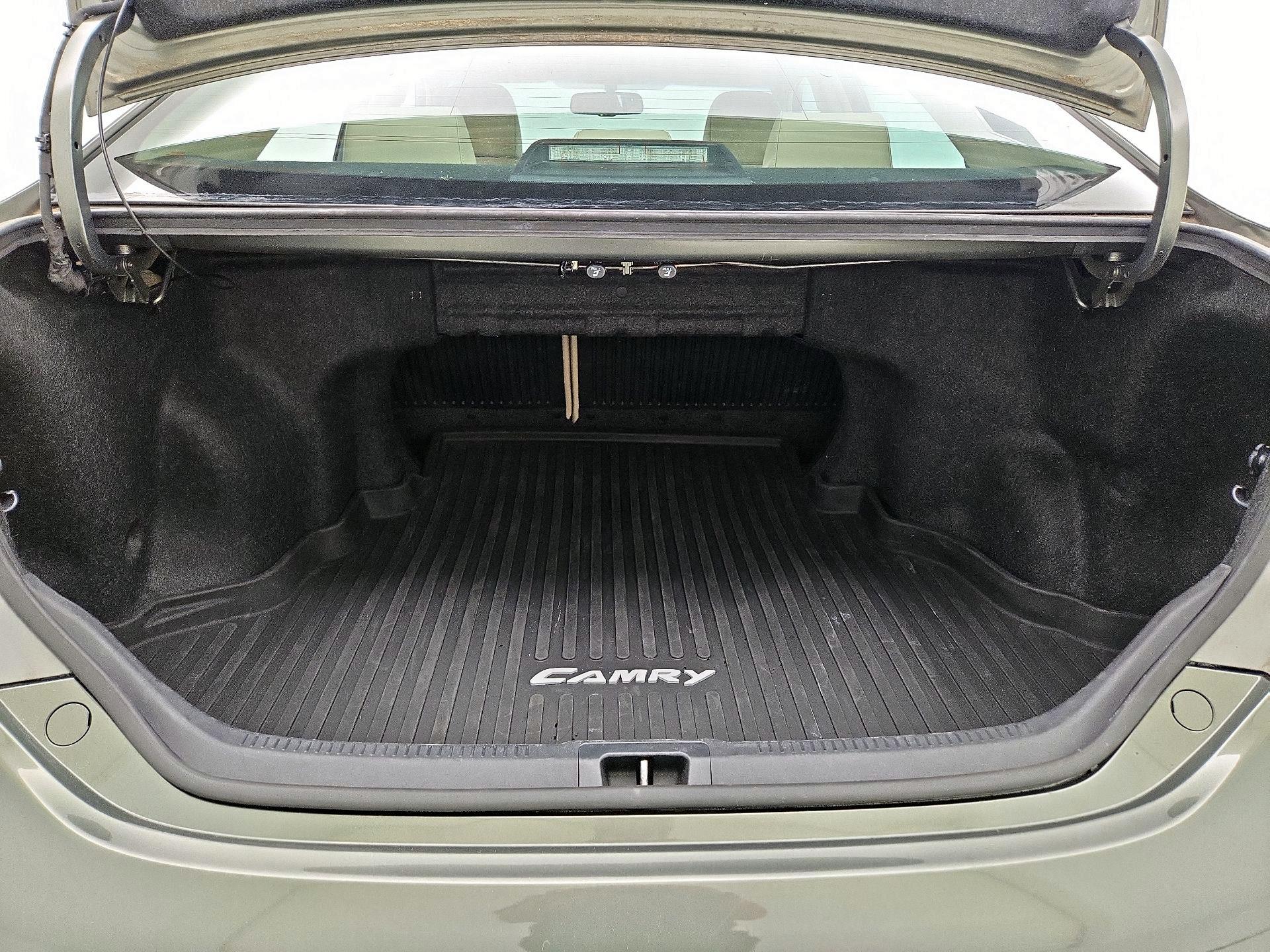 Thumbnail: 2014 Toyota Camry - 19