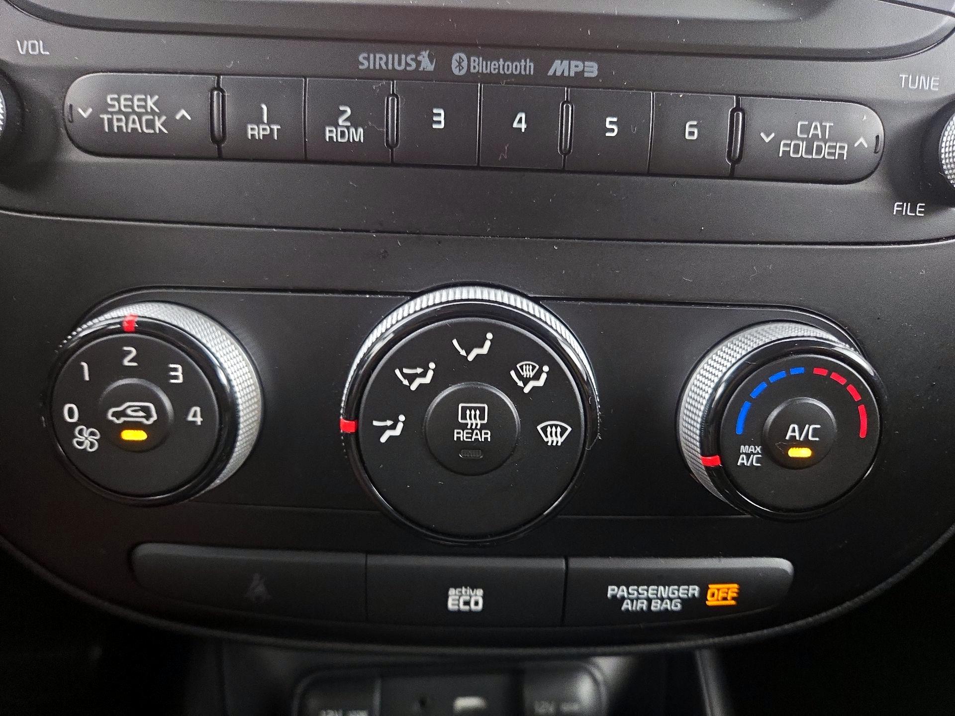 Thumbnail: 2015 Kia Soul - 15