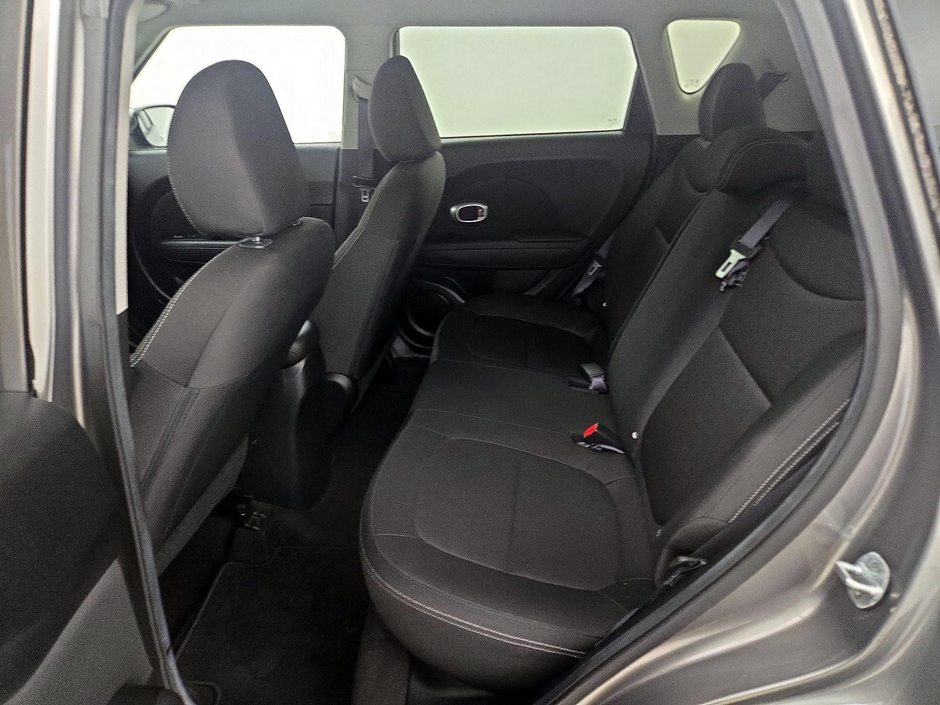 Thumbnail: 2015 Kia Soul - 18