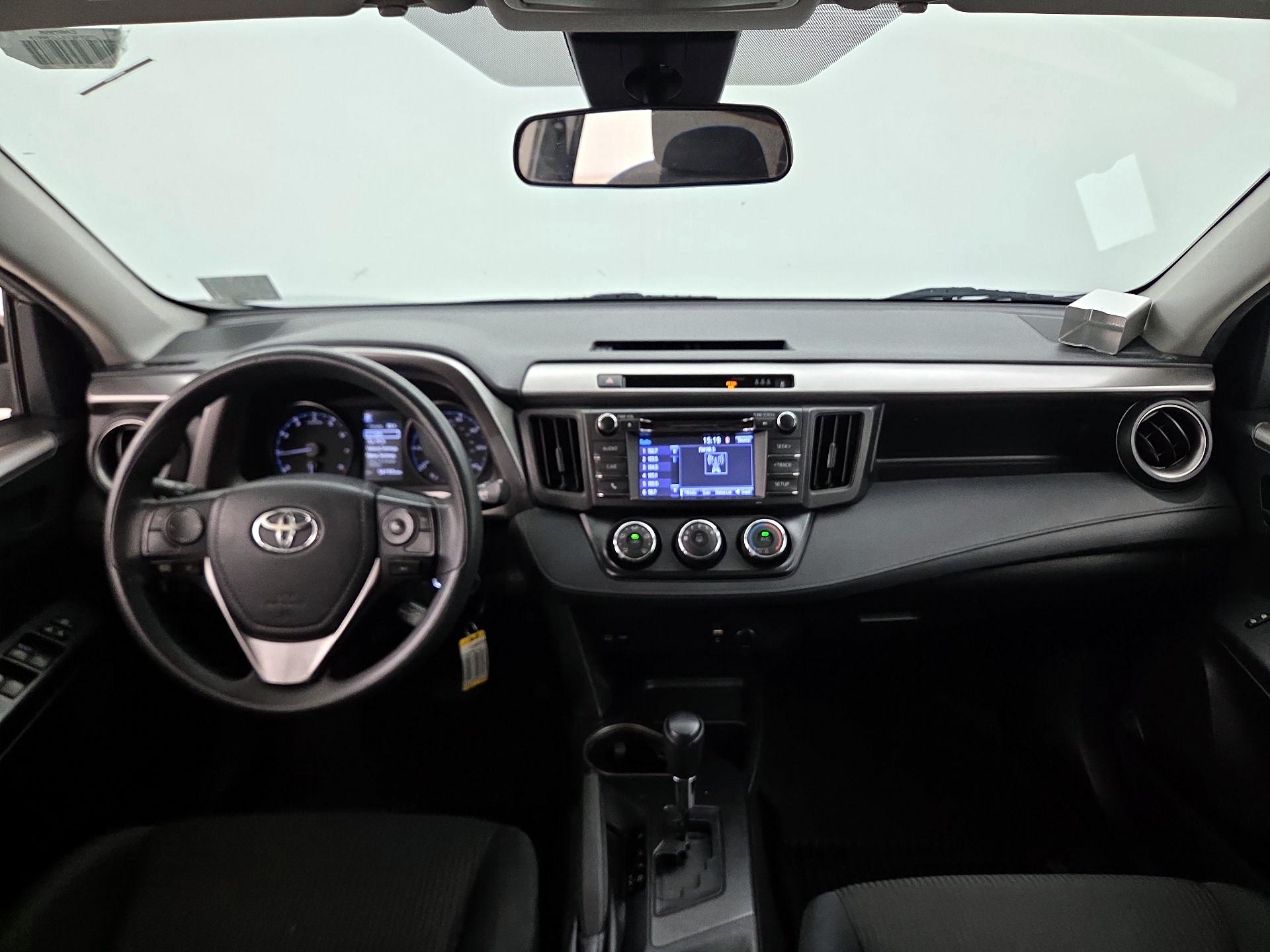 Thumbnail: 2018 Toyota RAV4 - 9